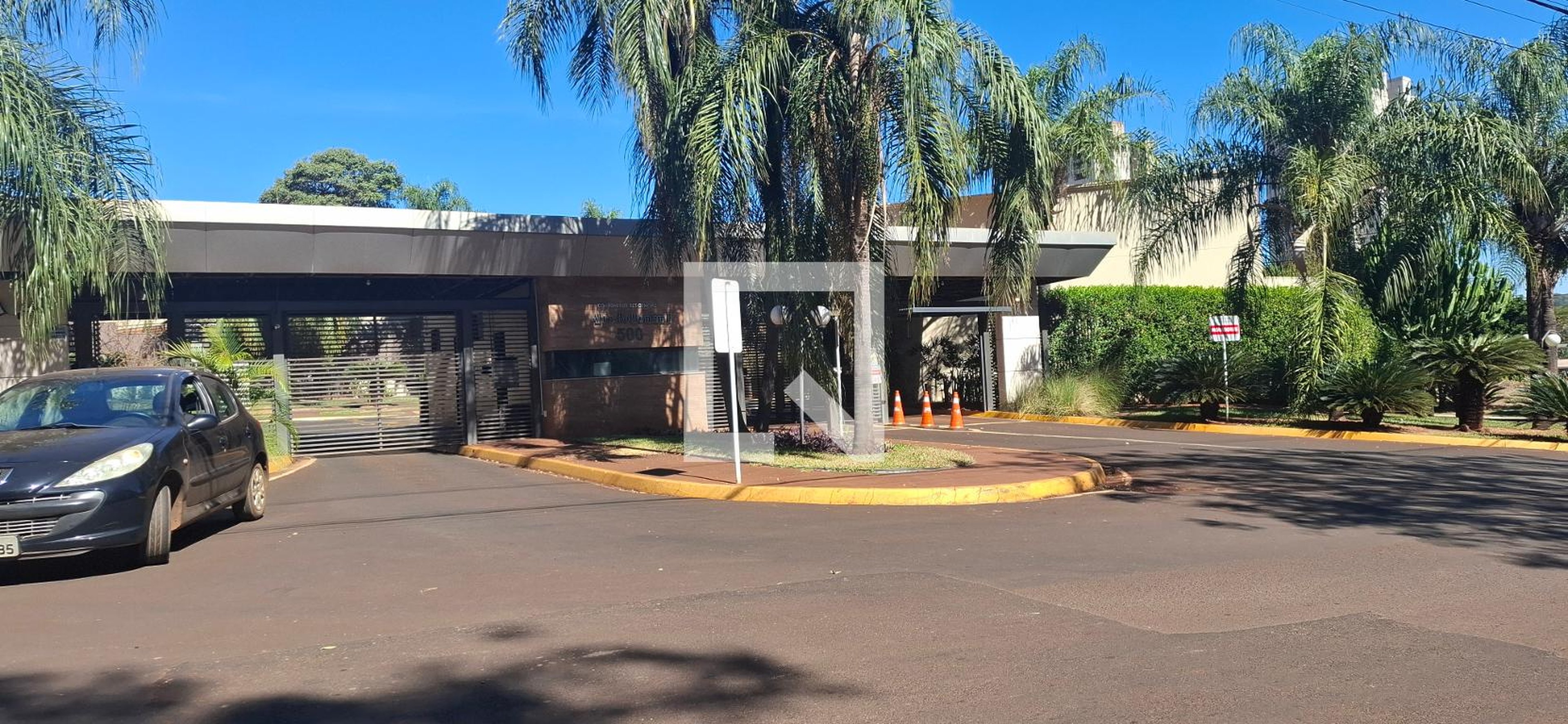 Fachada do Condomínio Condomínio Alto do Bonfim