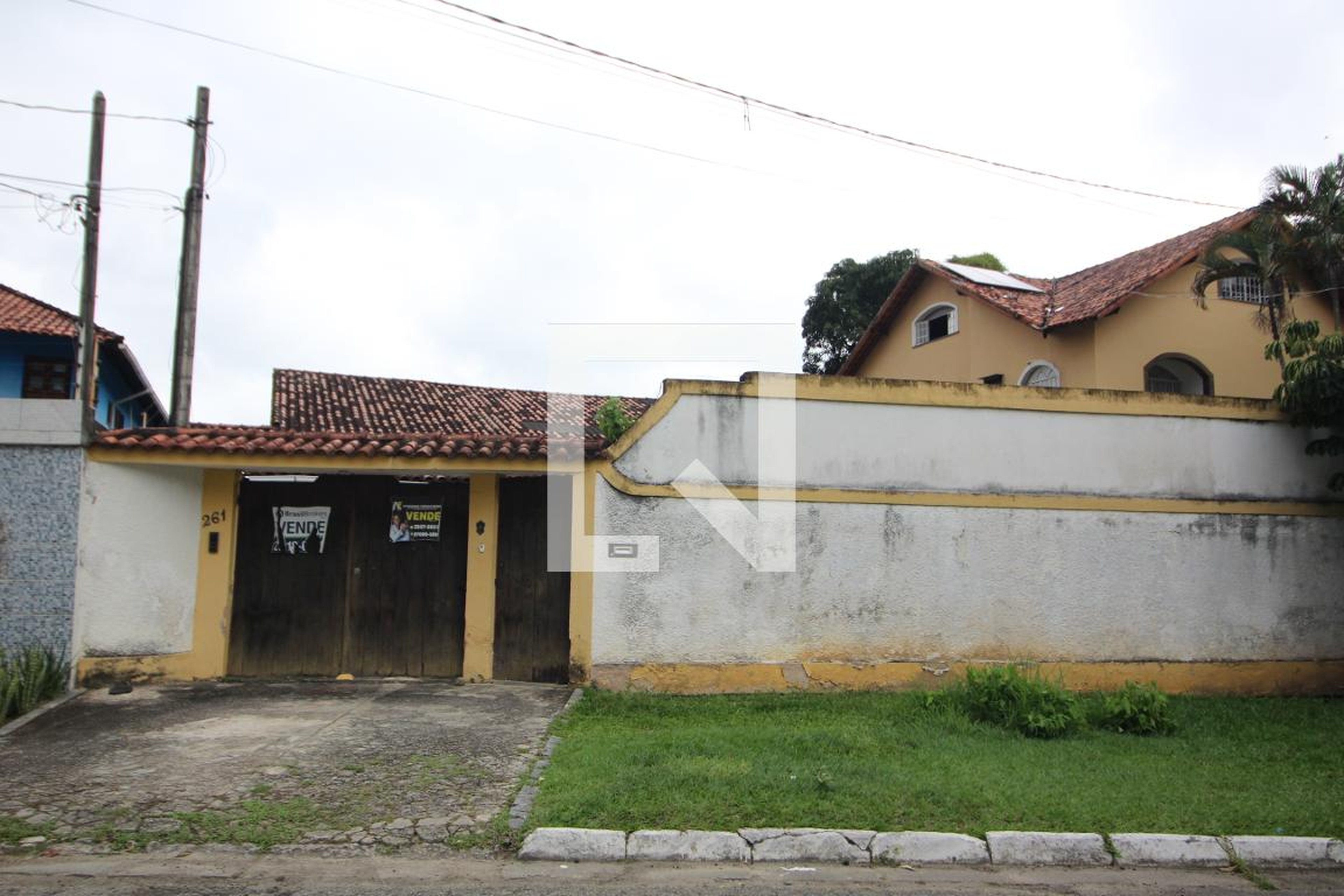 Fachada Condomínio em Rua Pinho, 261