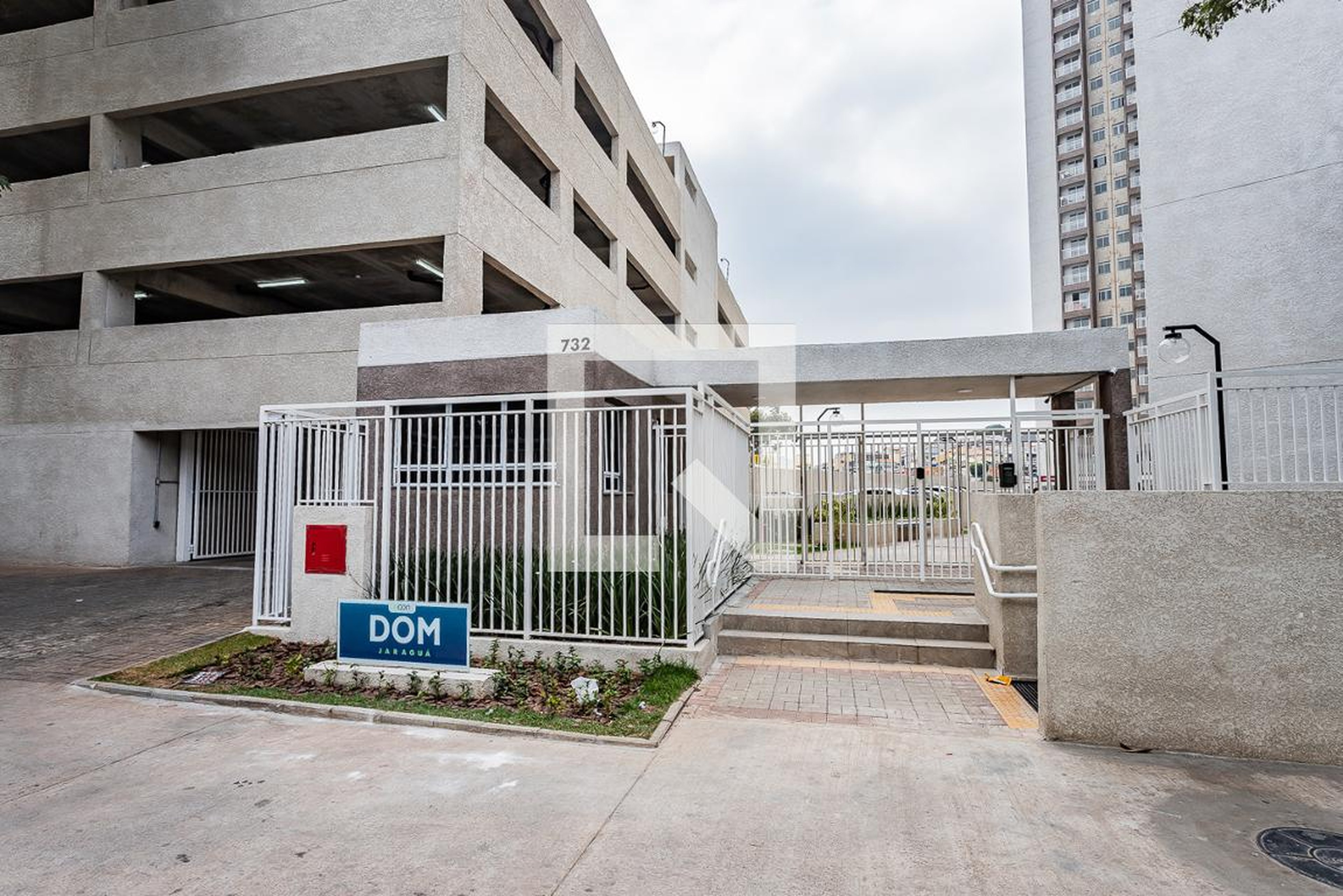Entrada Condomínio em Estrada Turística do Jaraguá, 720