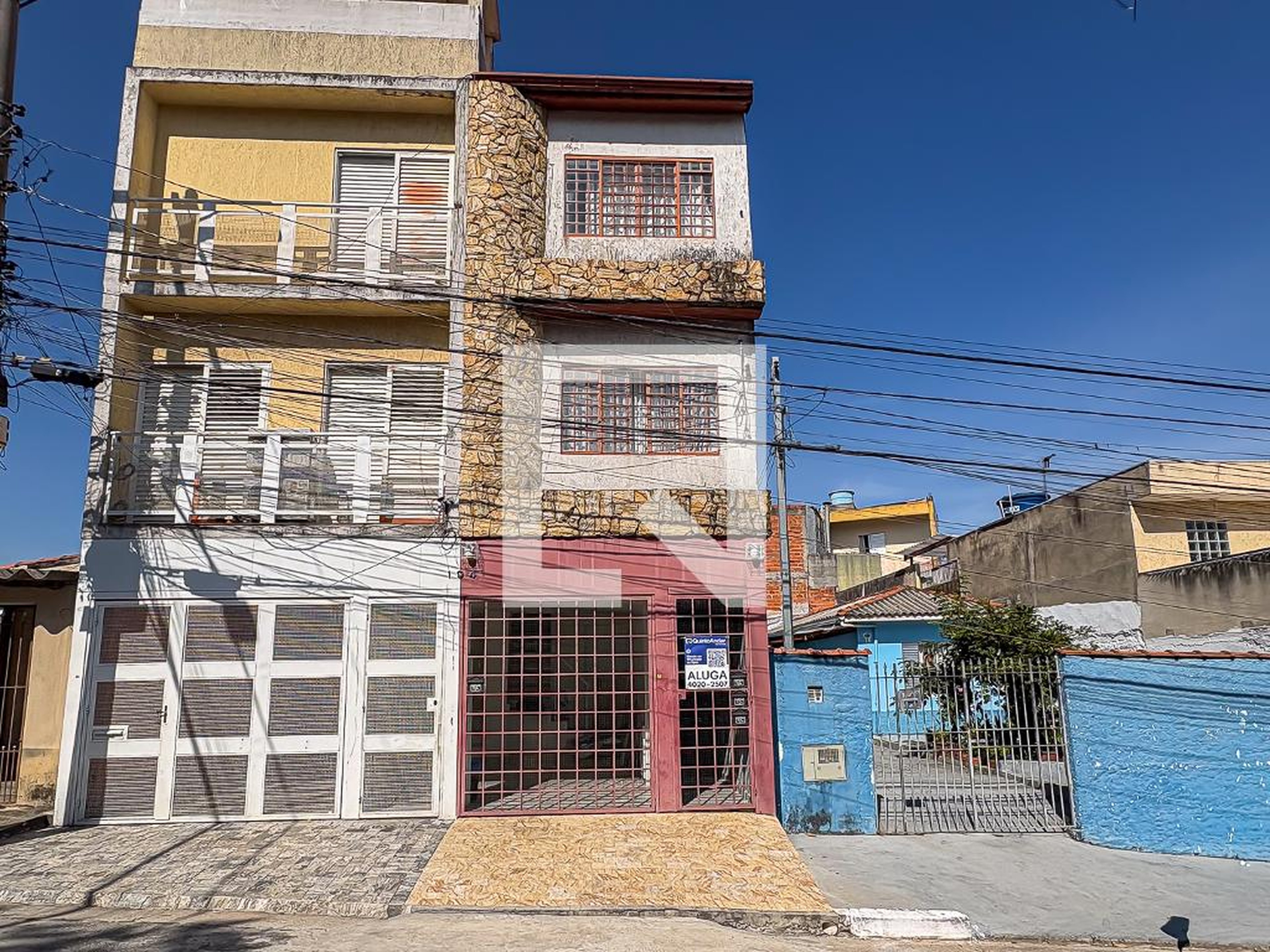 Fachada Condomínio em Rua Pedro Gonçalves Varejão, 194