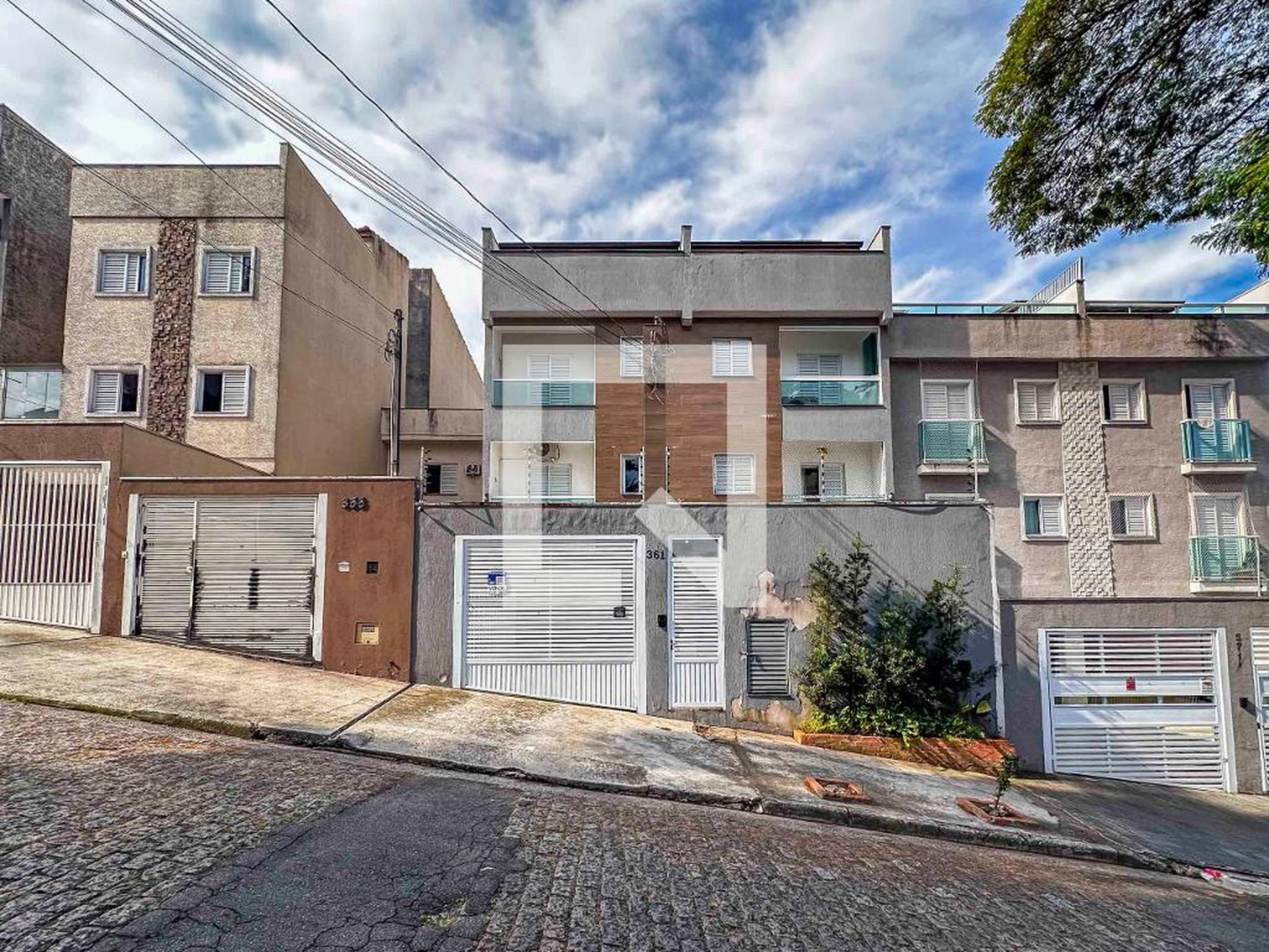 Fachada Condomínio em Rua Paranapiacaba, 361