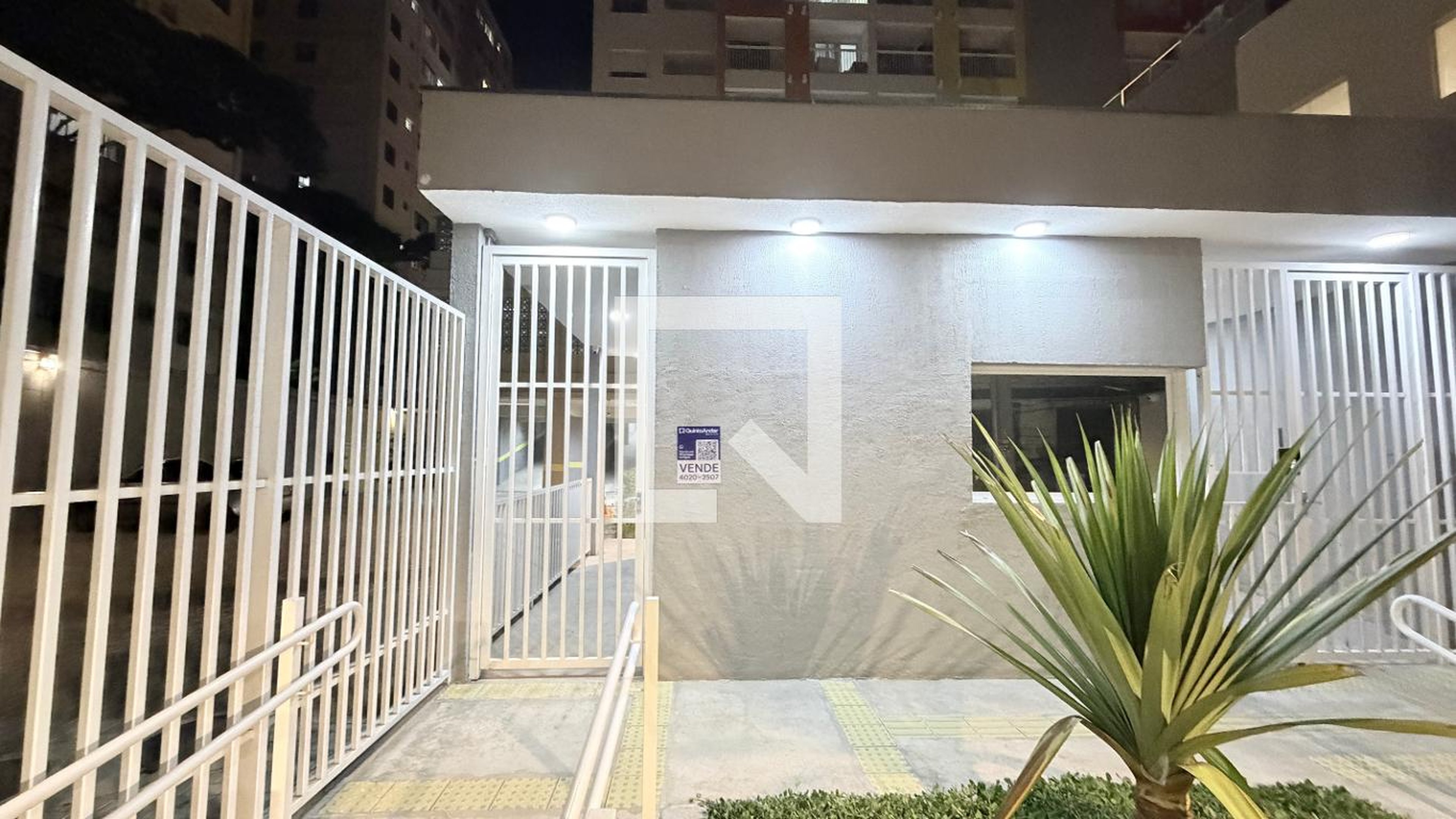 Fachada Condomínio em Rua Claudino Pinto, 35