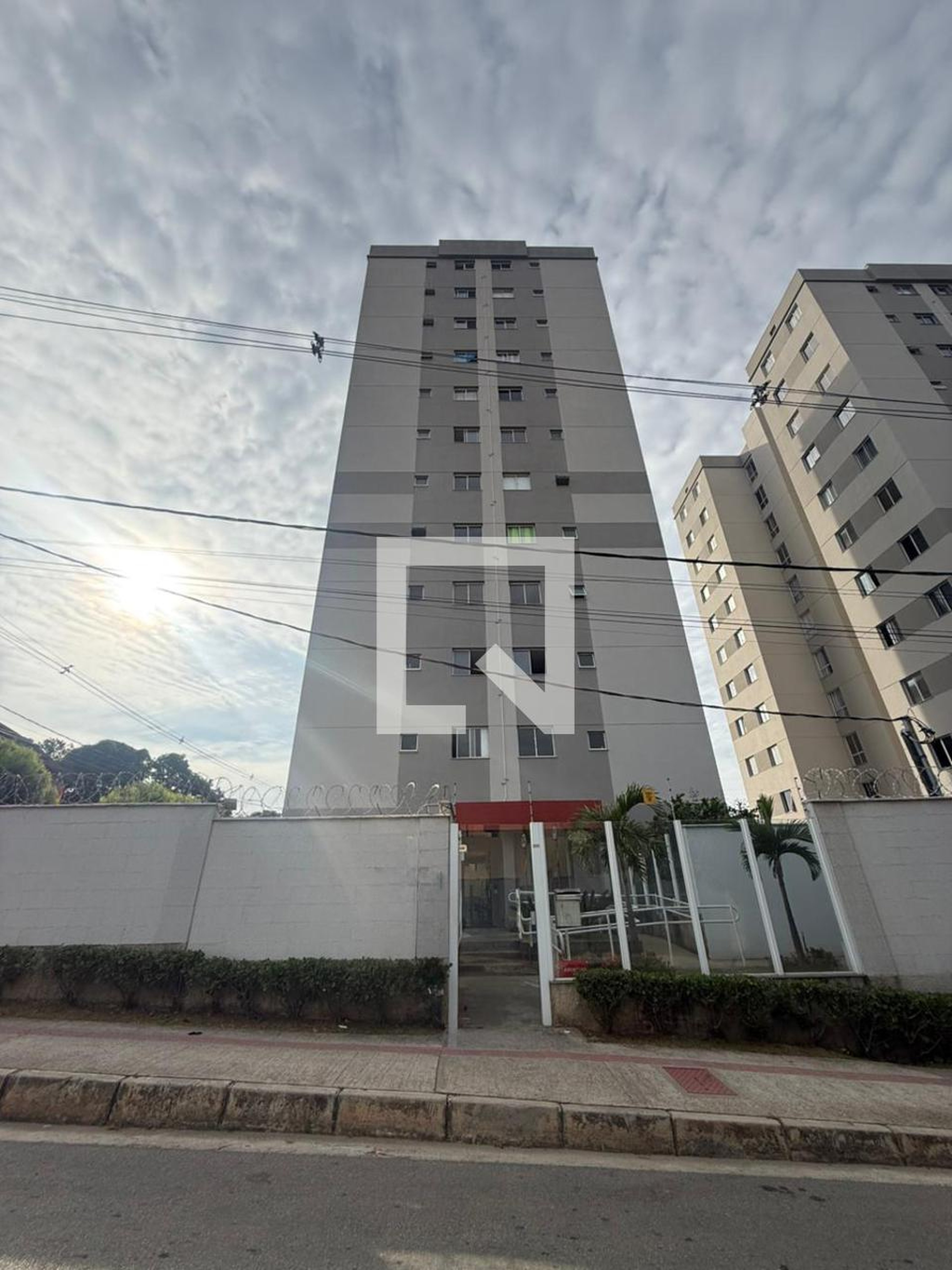 Fachada Condomínio em Rua Contagem, 250