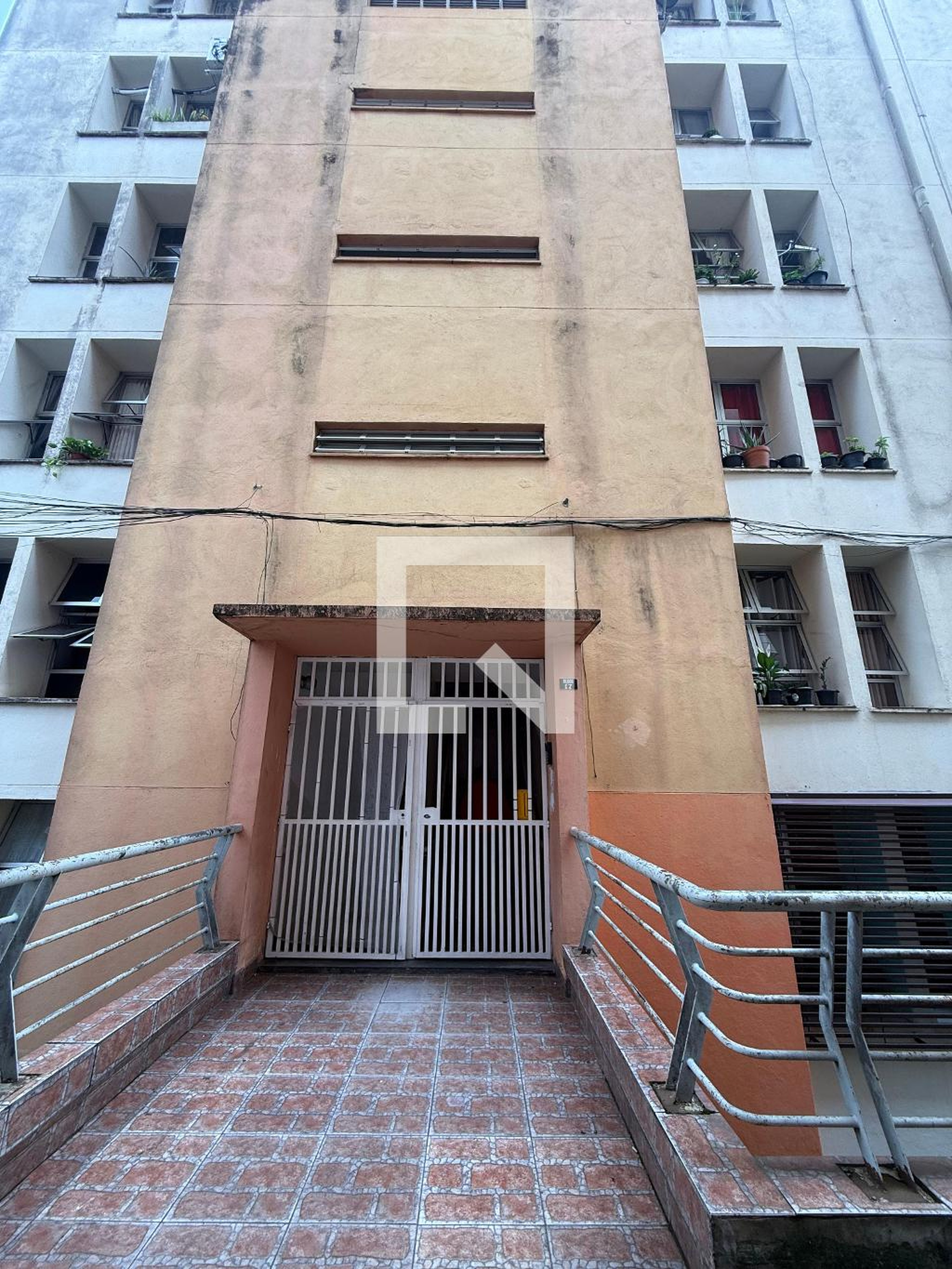 Fachada Condomínio em Rua Tiradente, 72