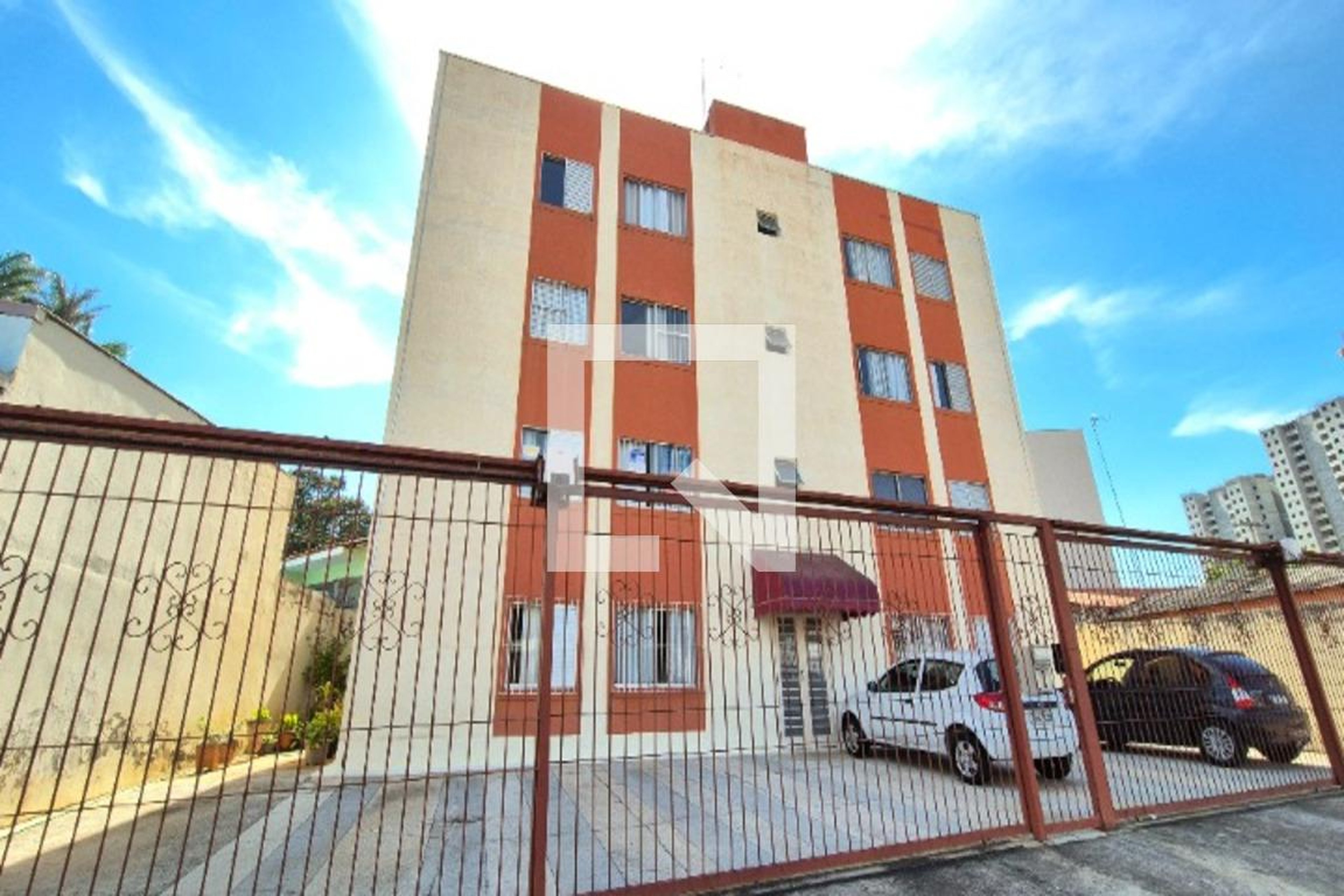 Fachada do Prédio Condomínio em Praça Alziro Zarur, 32