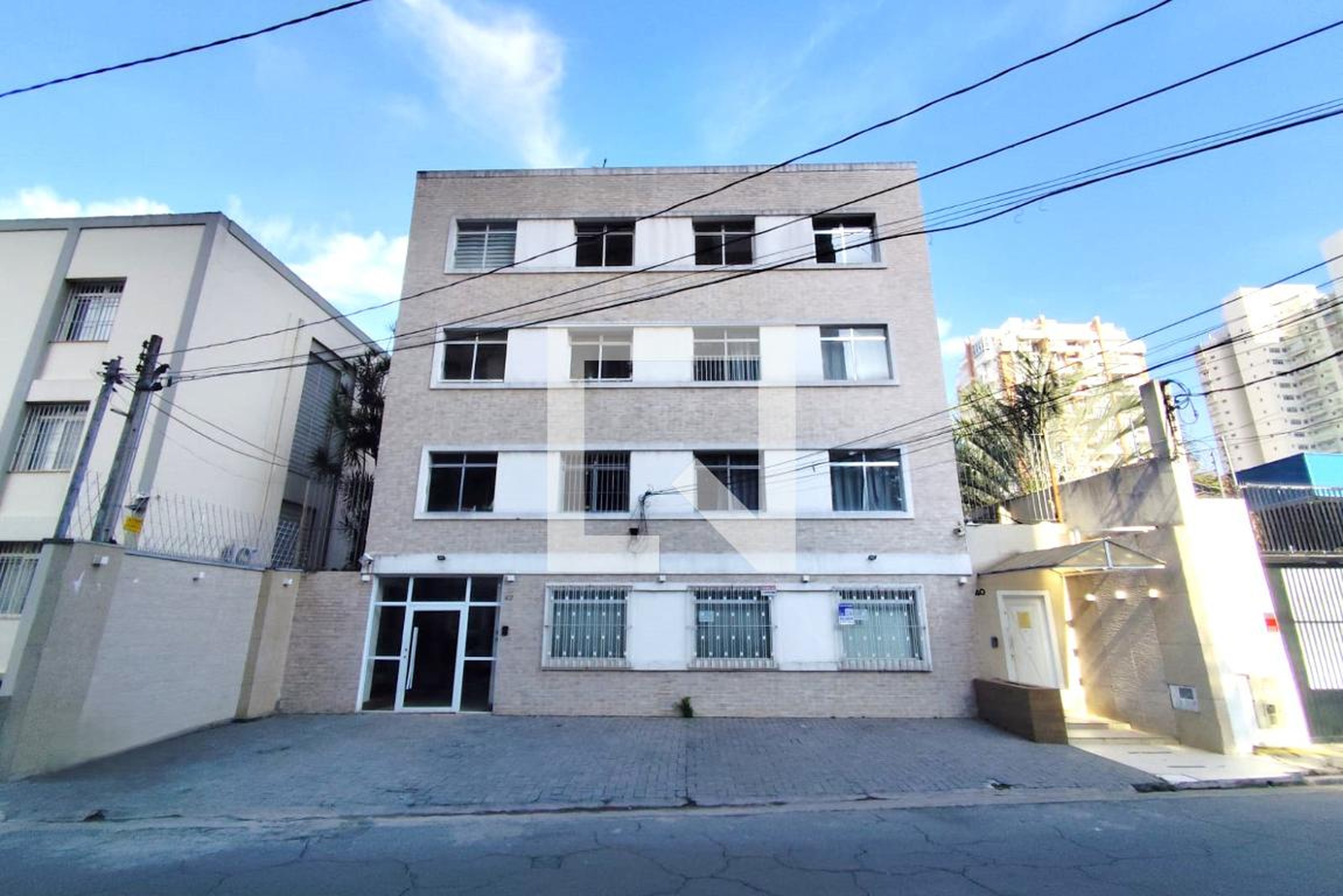 Fachada Condomínio em Rua Carlo Prina, 42