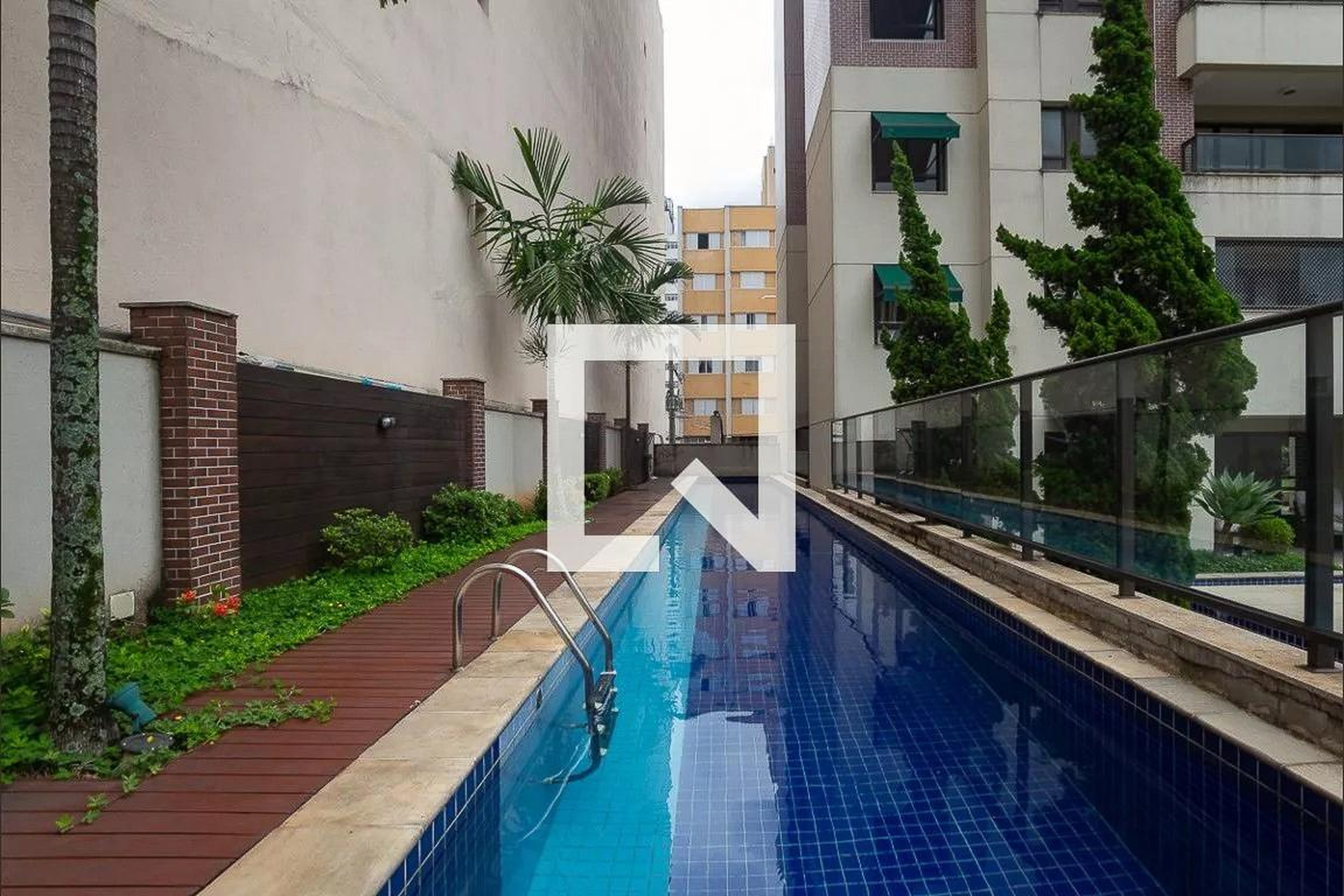 Piscina - London Atlas
