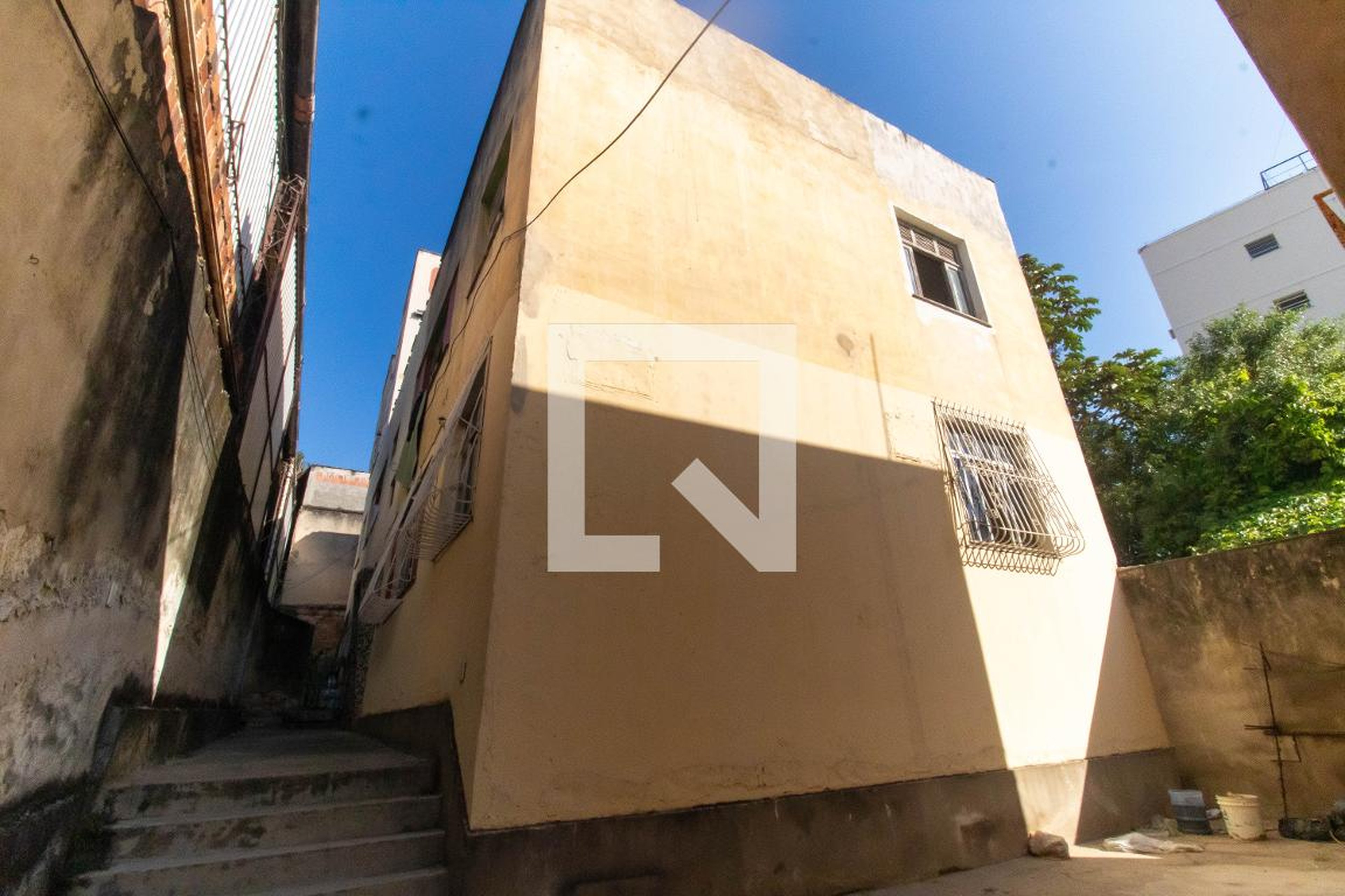 Fachada Condomínio em Rua Noronha Torrezão, 550