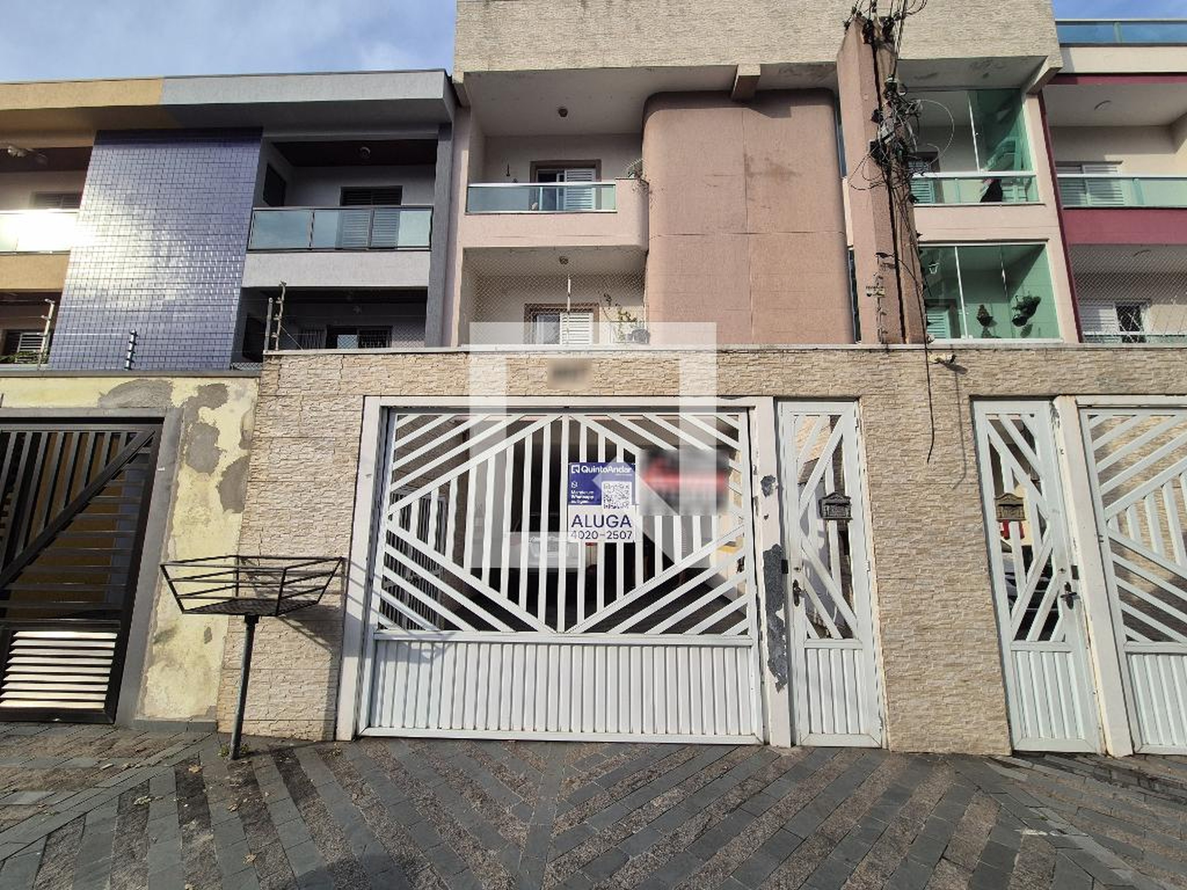 Fachada Condomínio em Rua Coroados, 227
