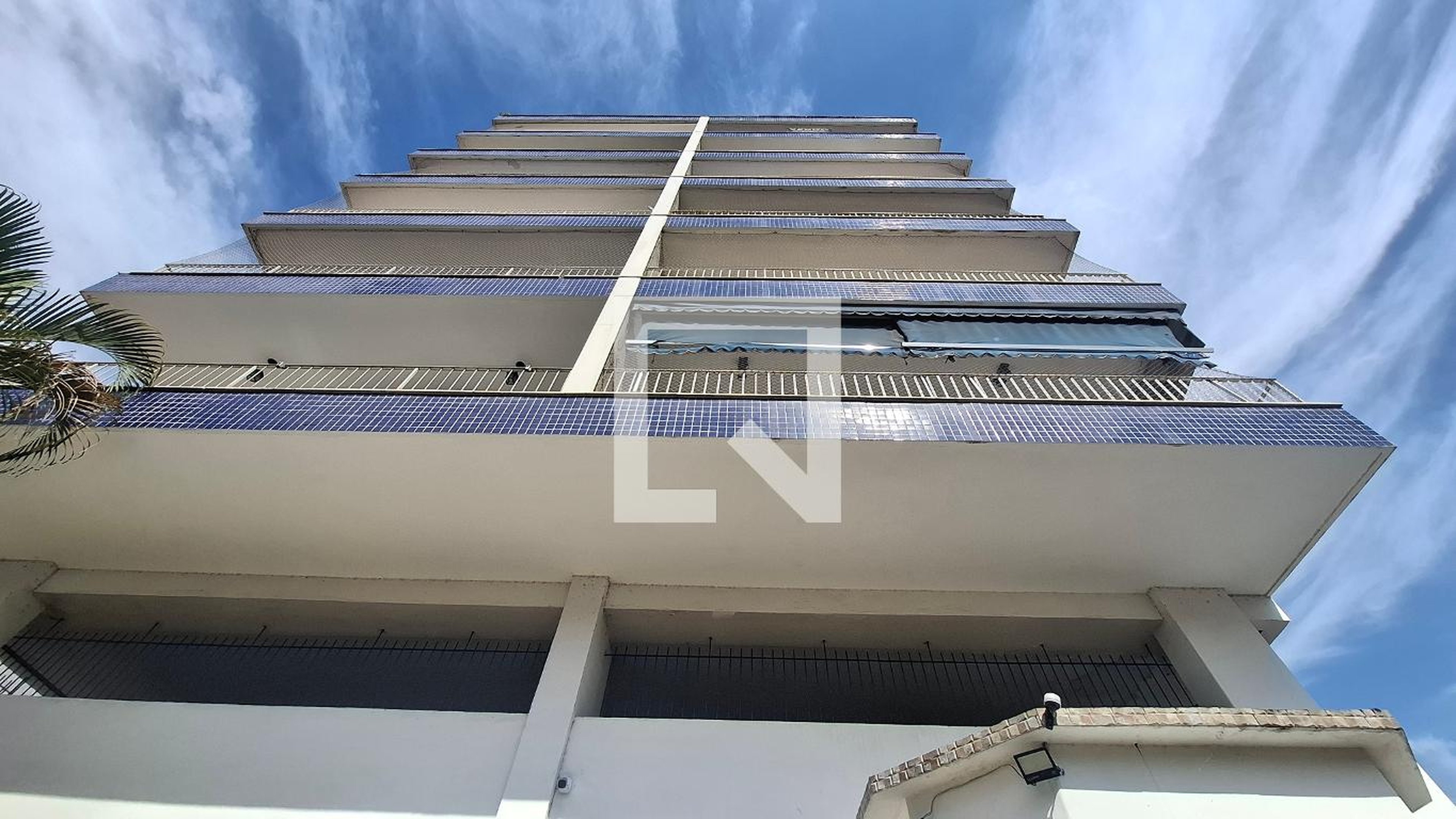 Fachada Condomínio em Rua Baronesa, 270