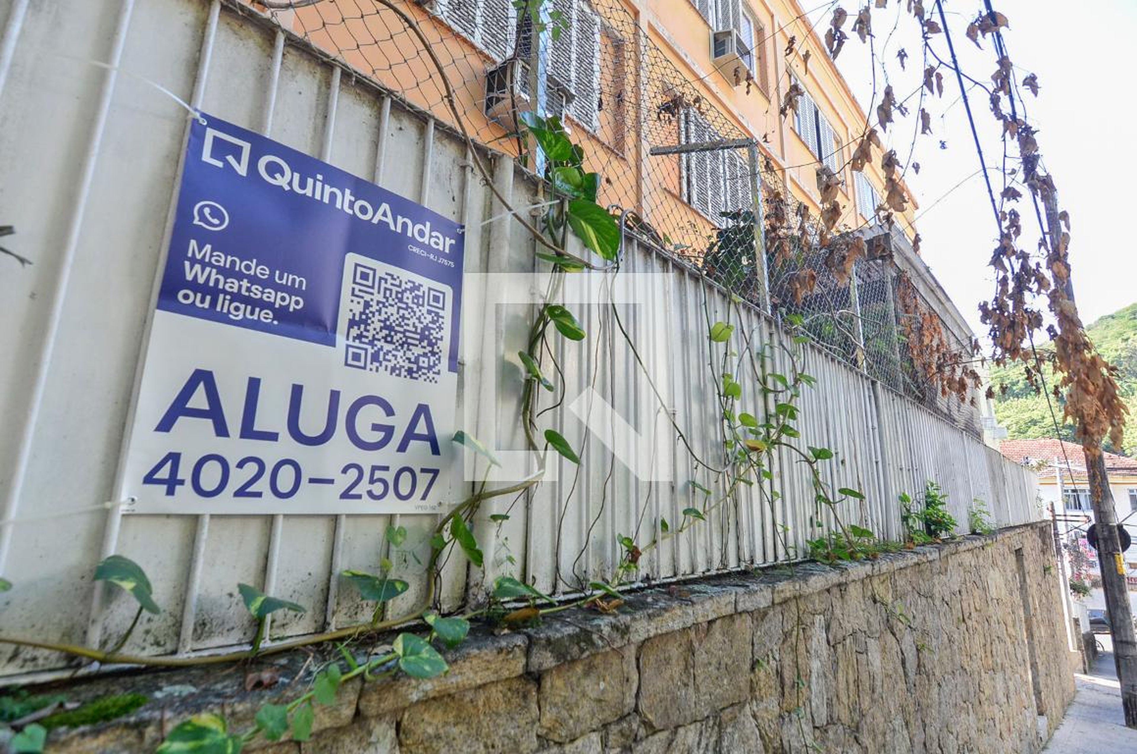 Fachada Condomínio em Rua Santanésia, 34