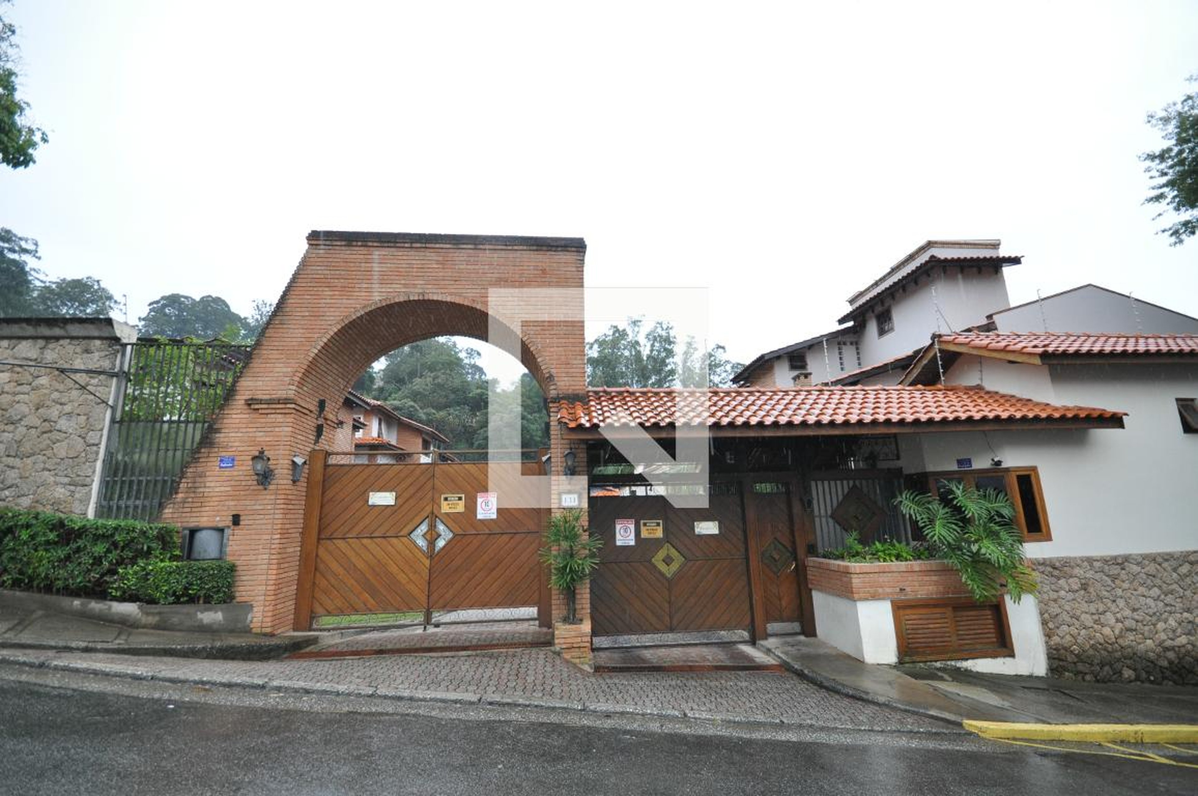 Fachada Residencial da Serra