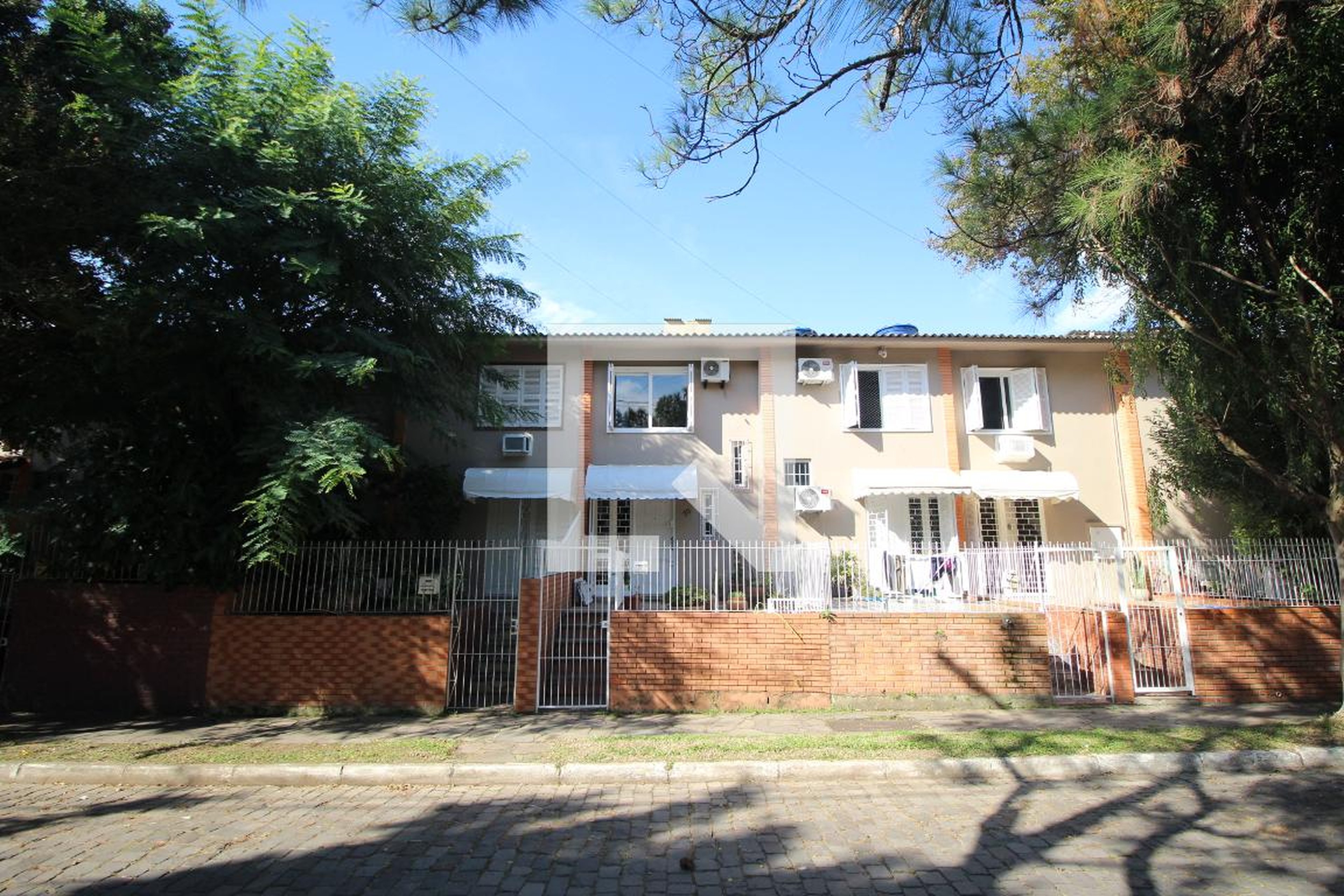Fachada Condomínio em Avenida Mãe Apolinária Matias Batista, 360