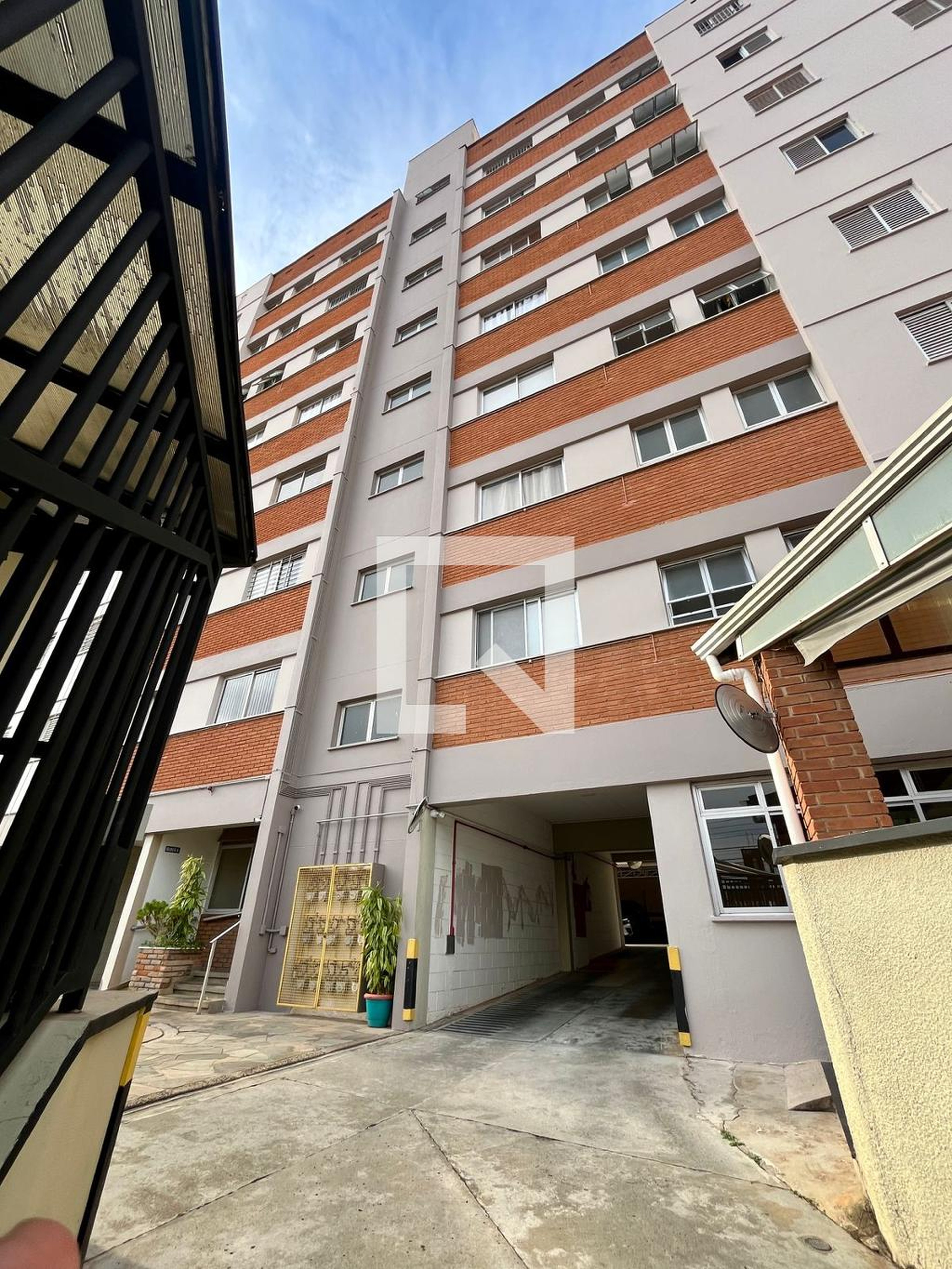 Fachada do Prédio Condomínio em Rua dos Guaiases, 286