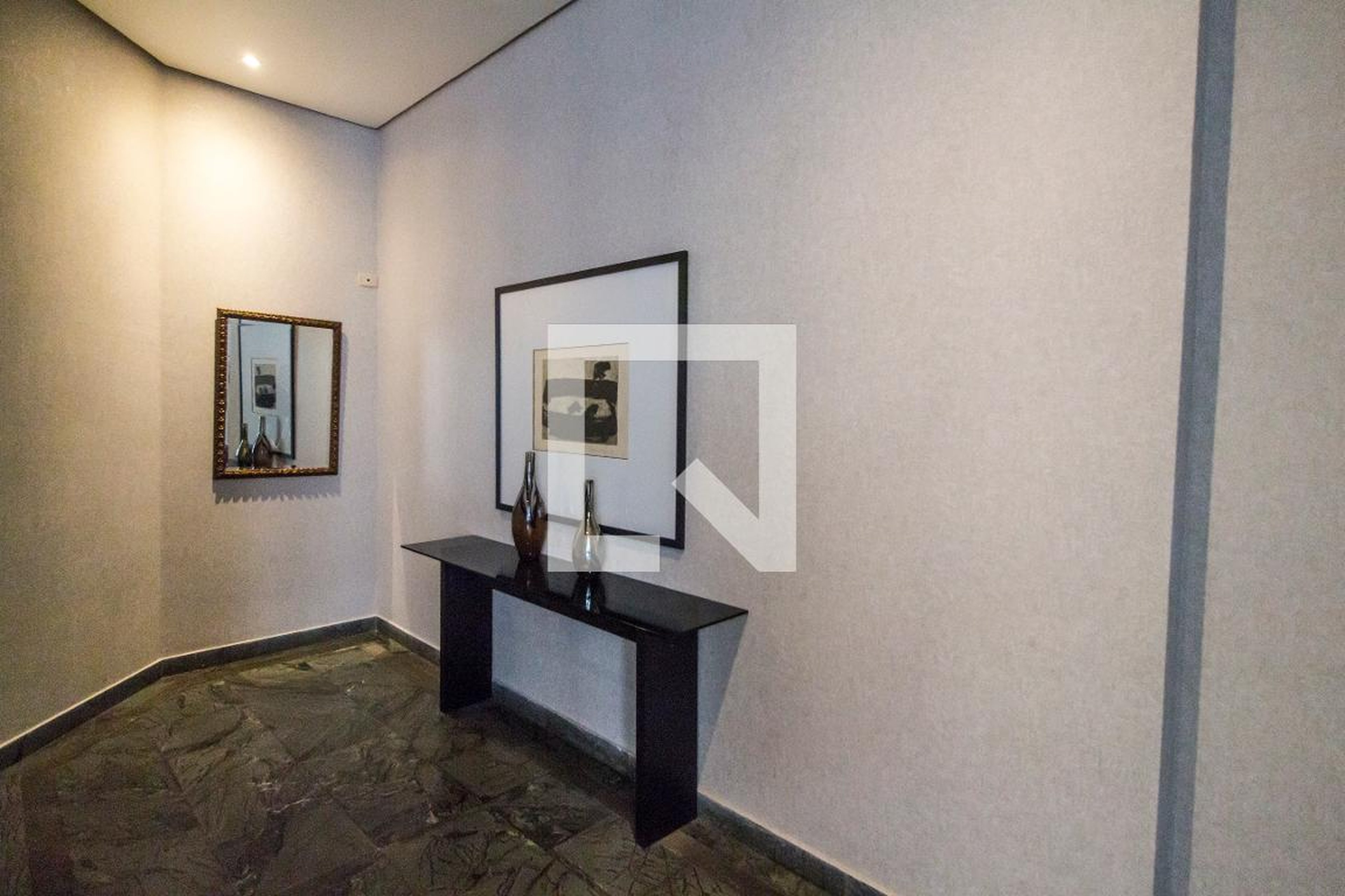 Hall de entrada Condomínio em Avenida Cauaxi, 157