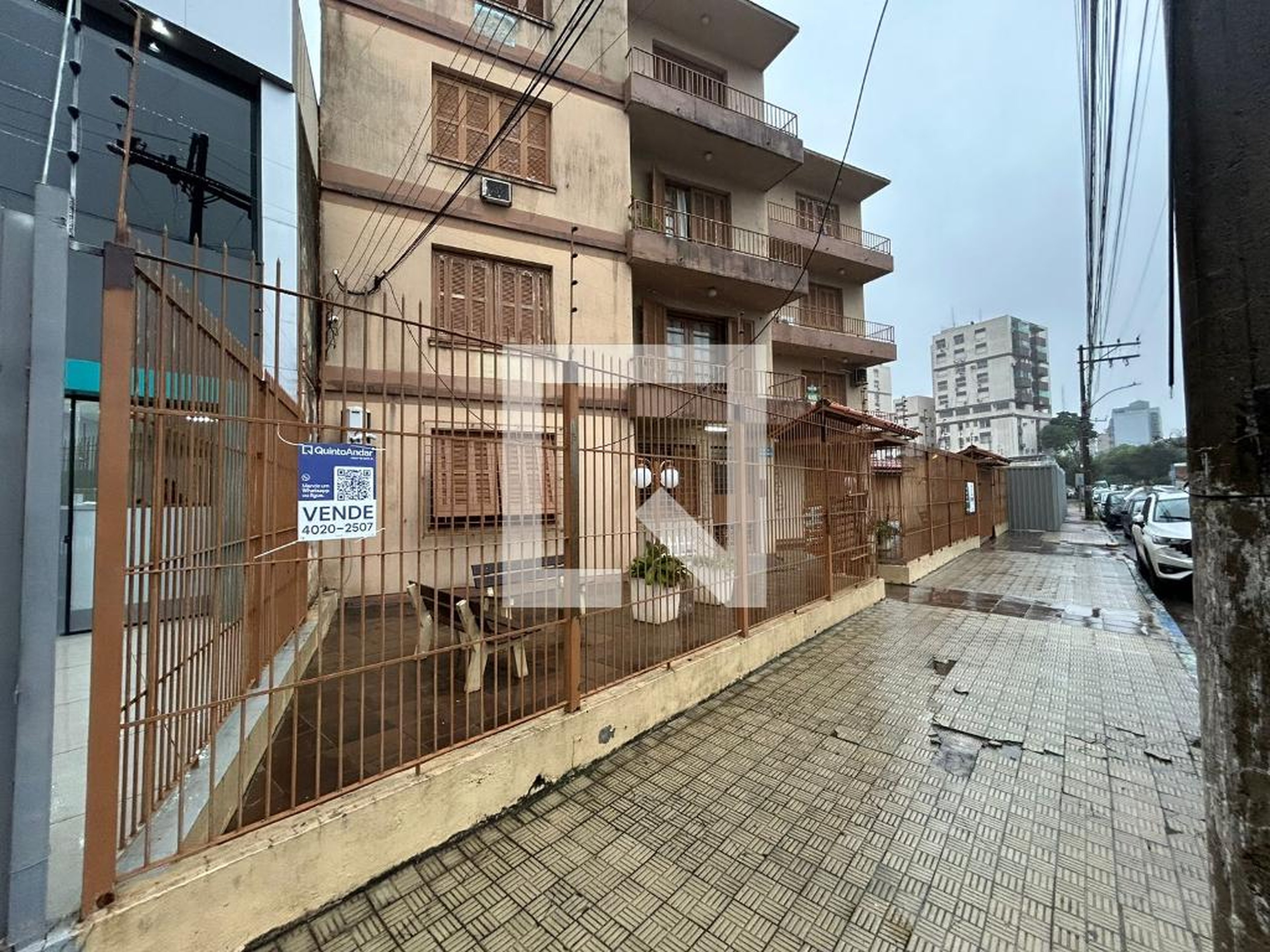 Fachada Condomínio em Rua Cândido Machado, 160