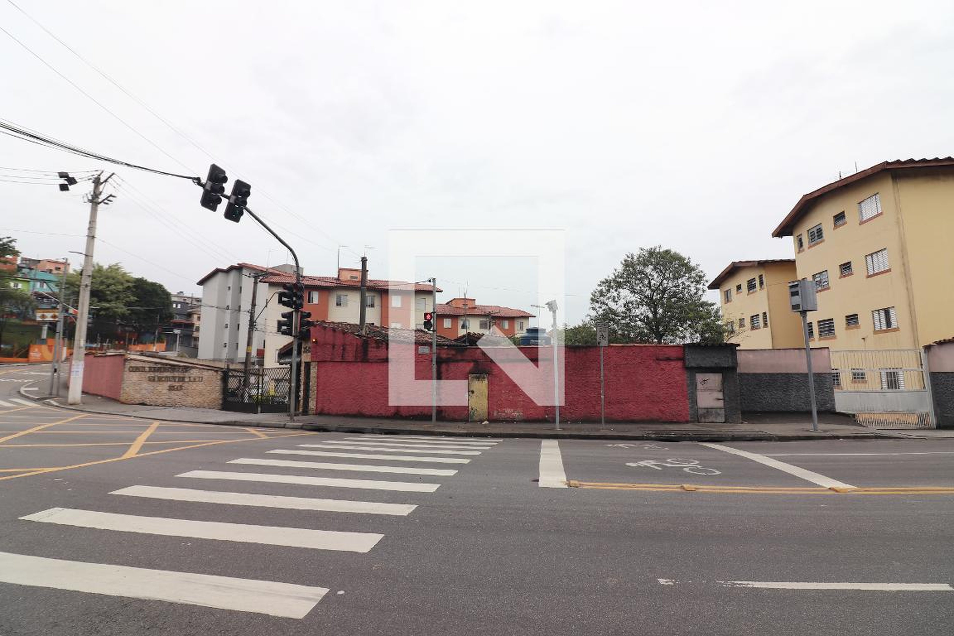 Fachada Condomínio em Rua dos Vianas, 3445