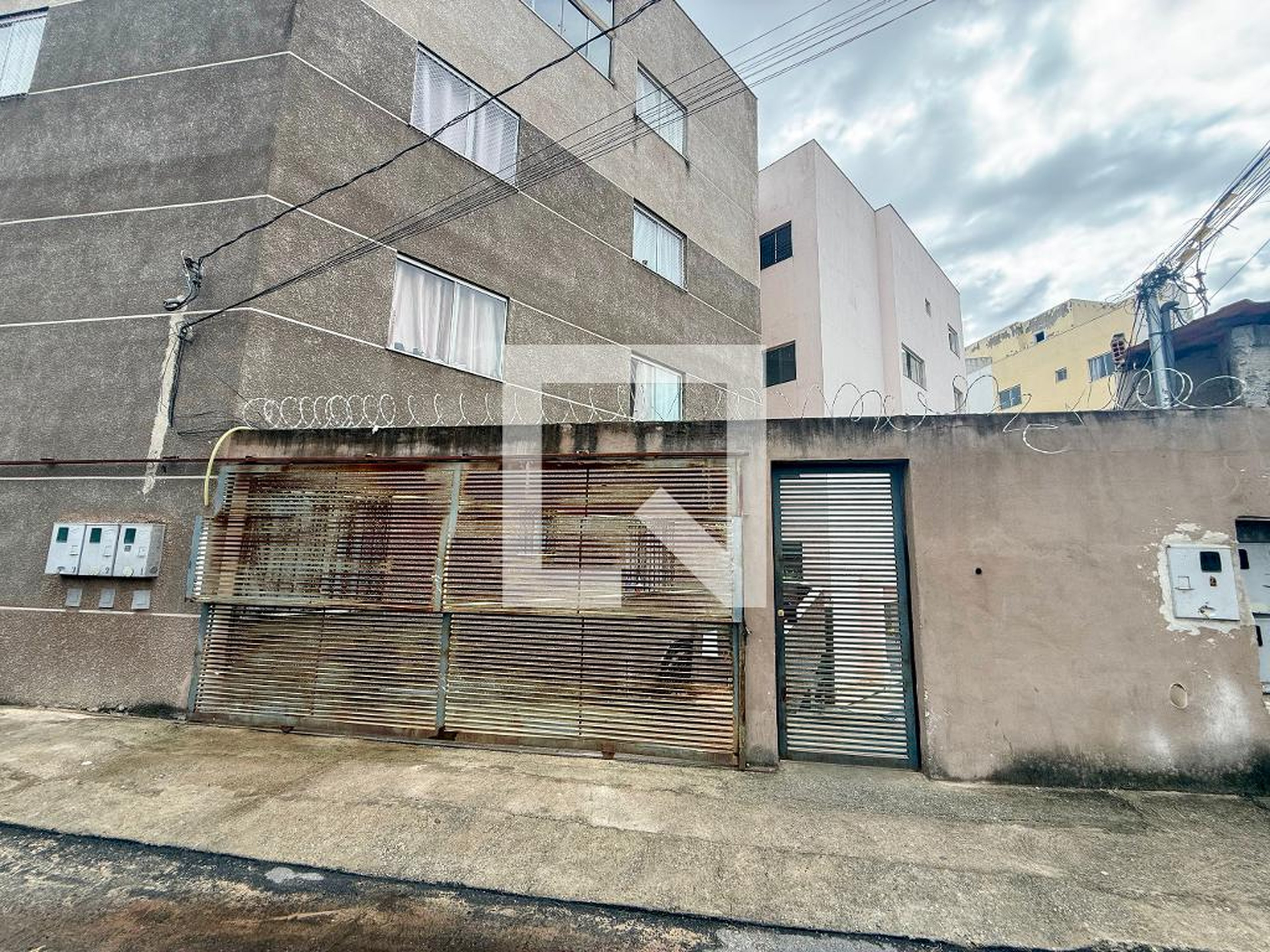 Fachada Condomínio em Rua Paraopeba, 594