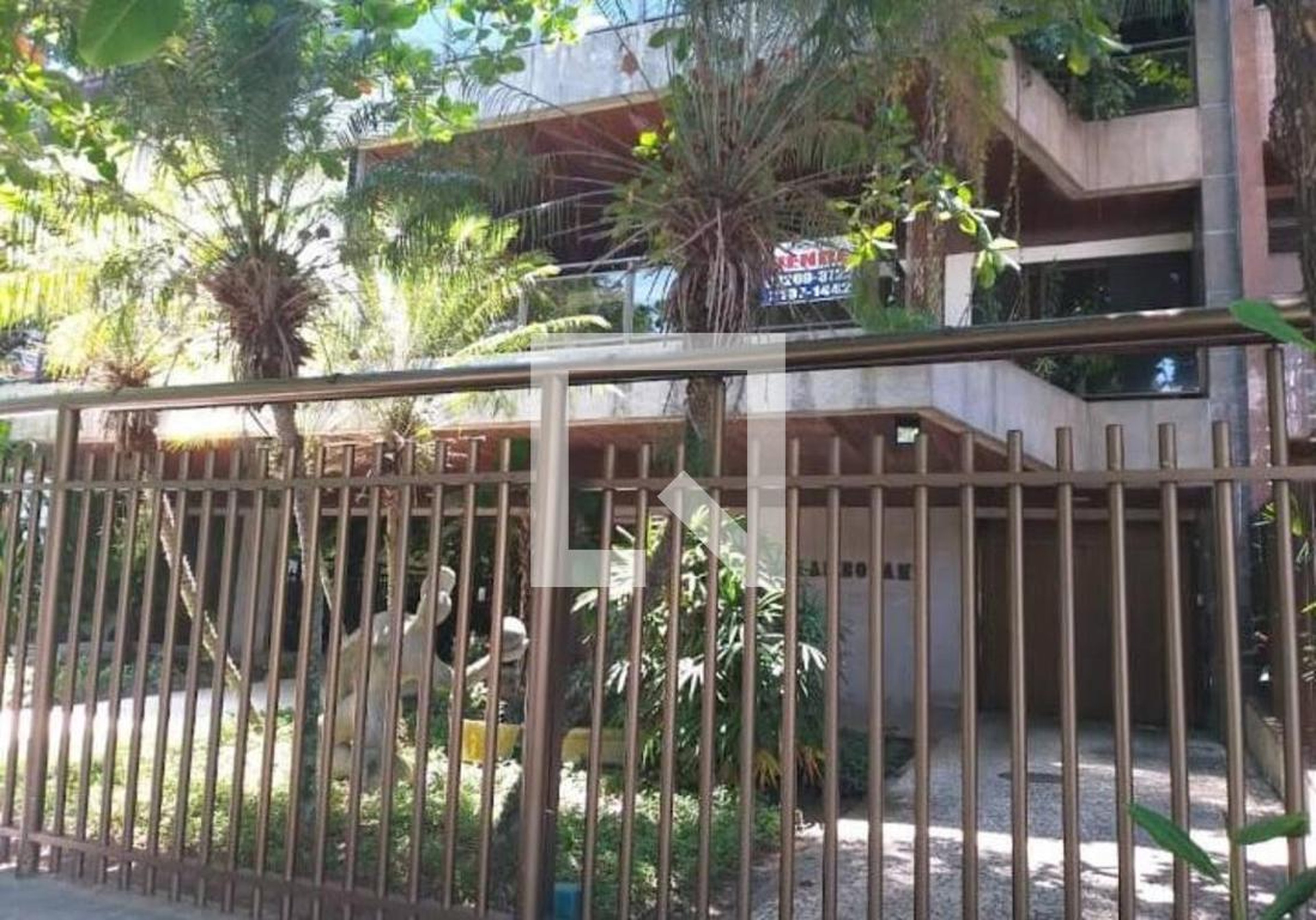 Fachada Condomínio em Rua Pedro Lago, 202
