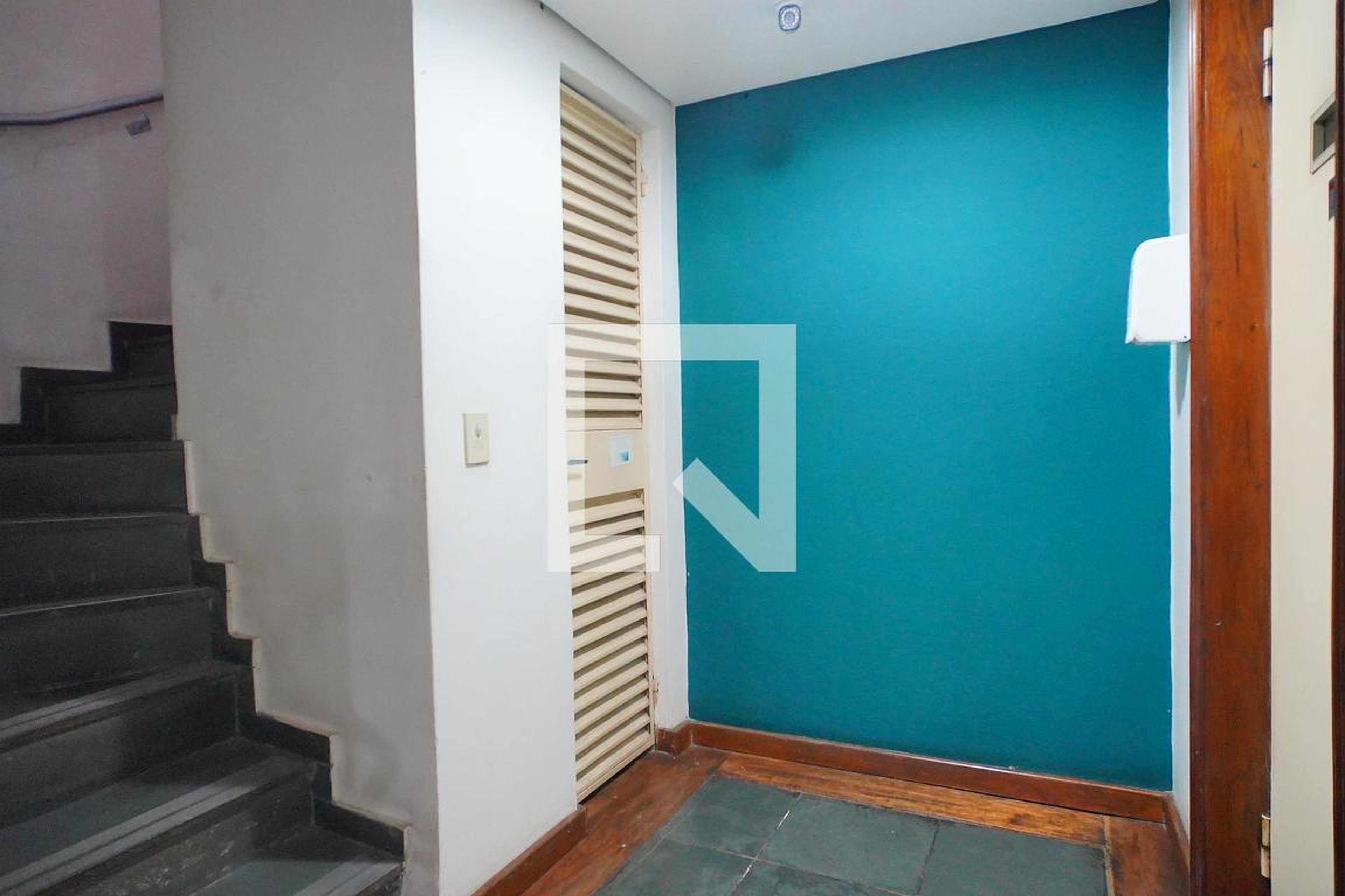 Hall de entrada Condomínio em Rua Carlos Trein Filho, 566