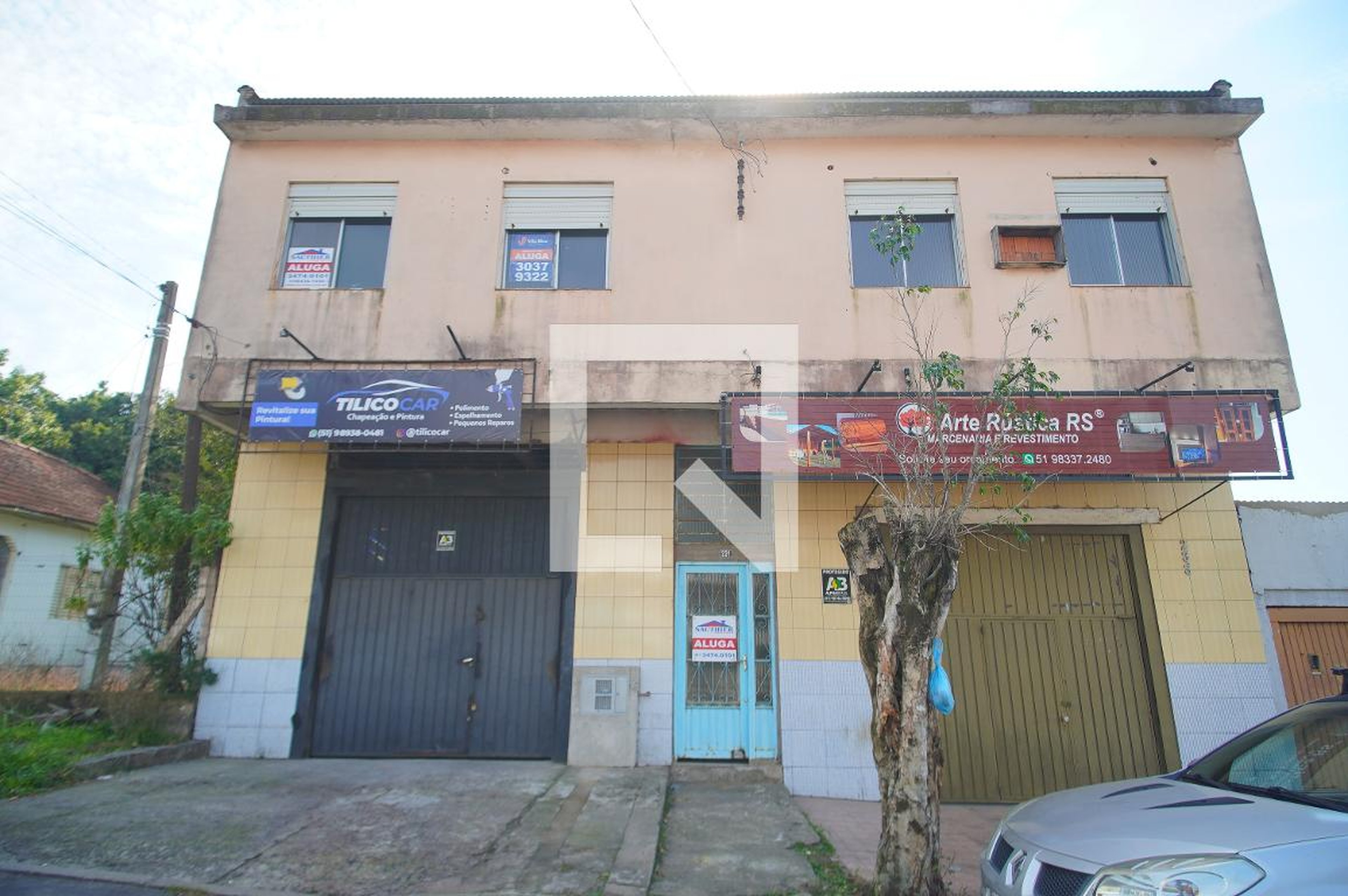 Fachada Condomínio em Rua Manoel Serafim, 231