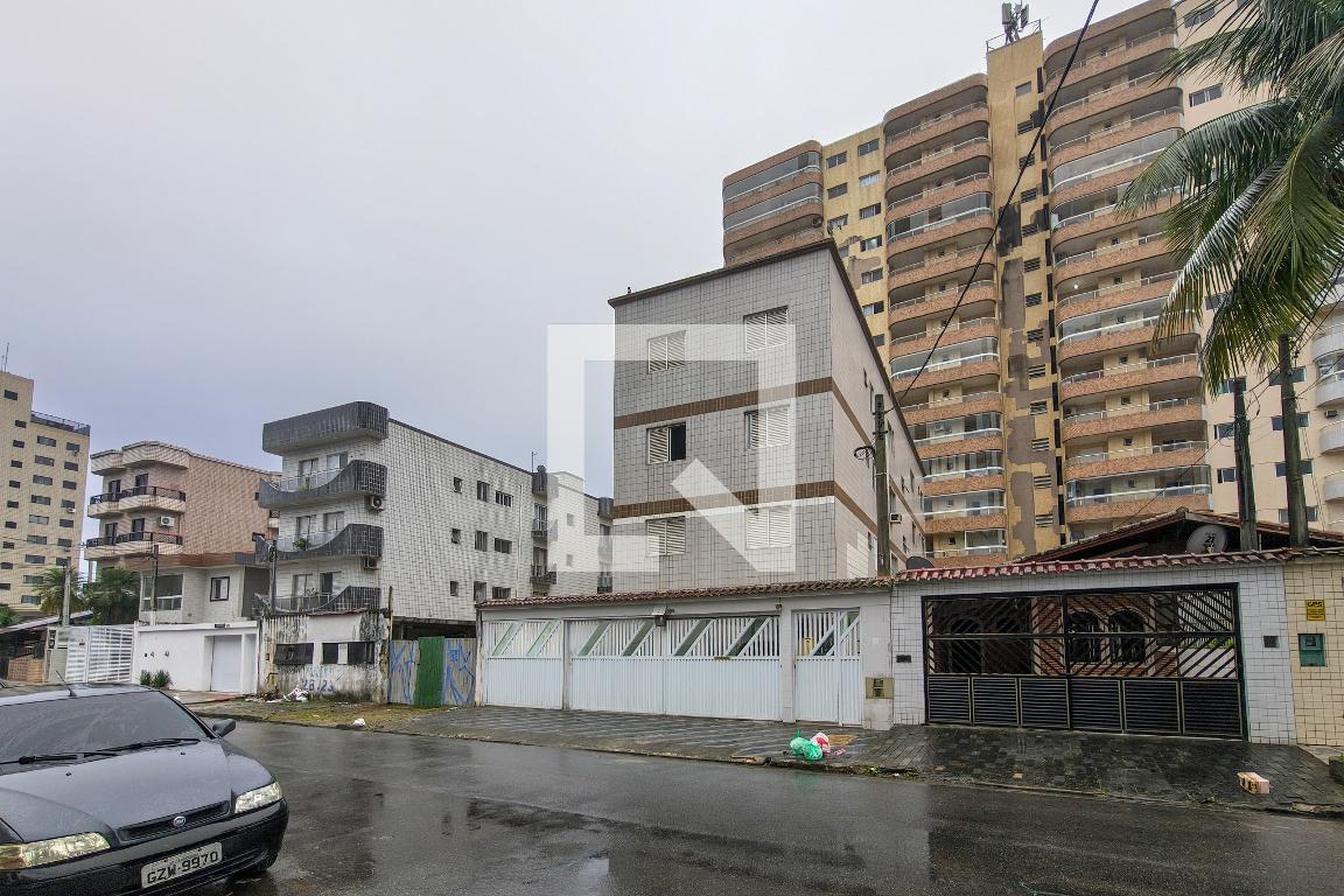 Fachada Condomínio em Rua Tupã, 198
