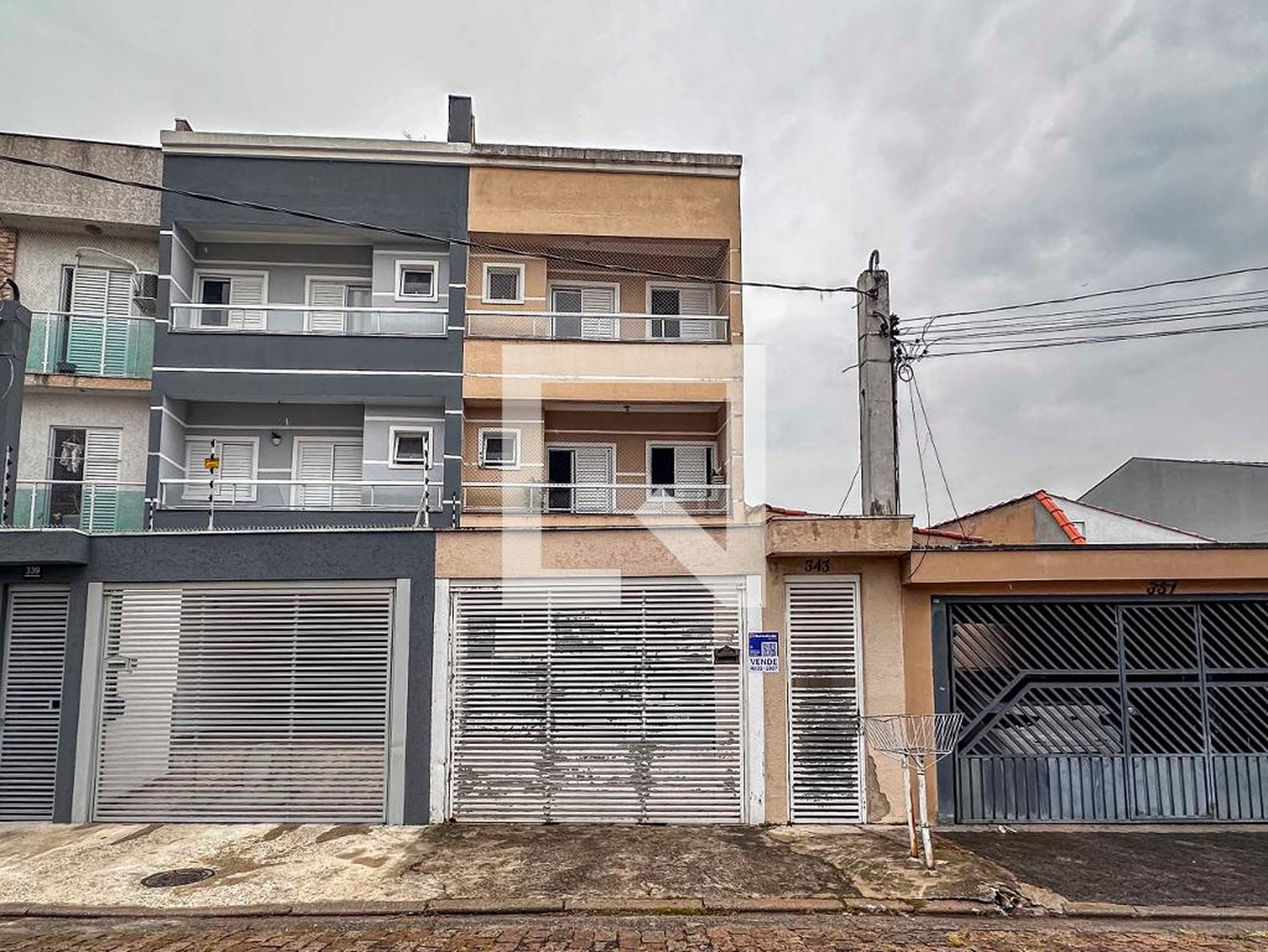 Fachada Condomínio em Rua Cabrália, 343