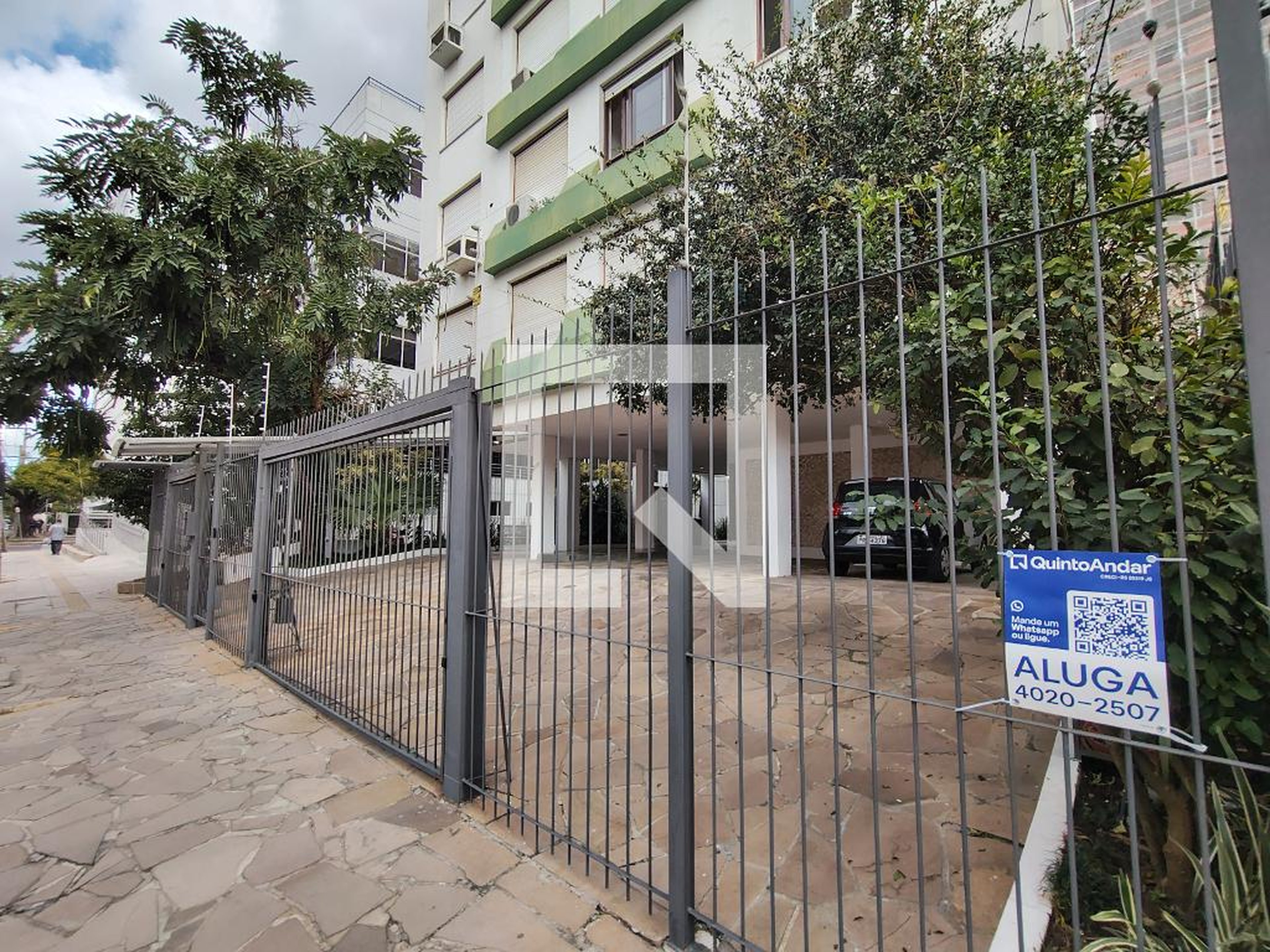 Fachada Condomínio em Rua Celeste Gobbato, 213