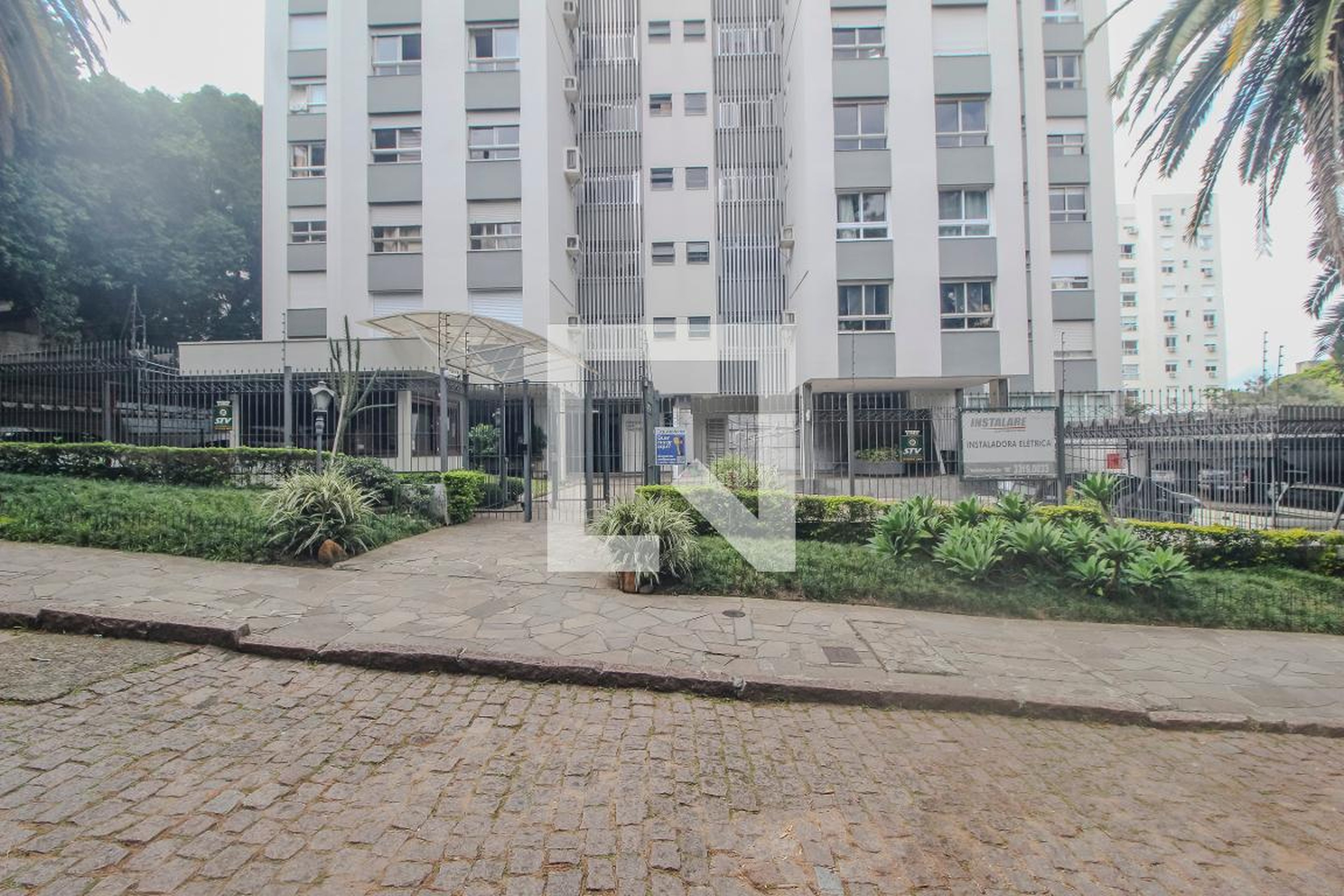 Fachada Condomínio em Rua Praça Nações Unidas, 61