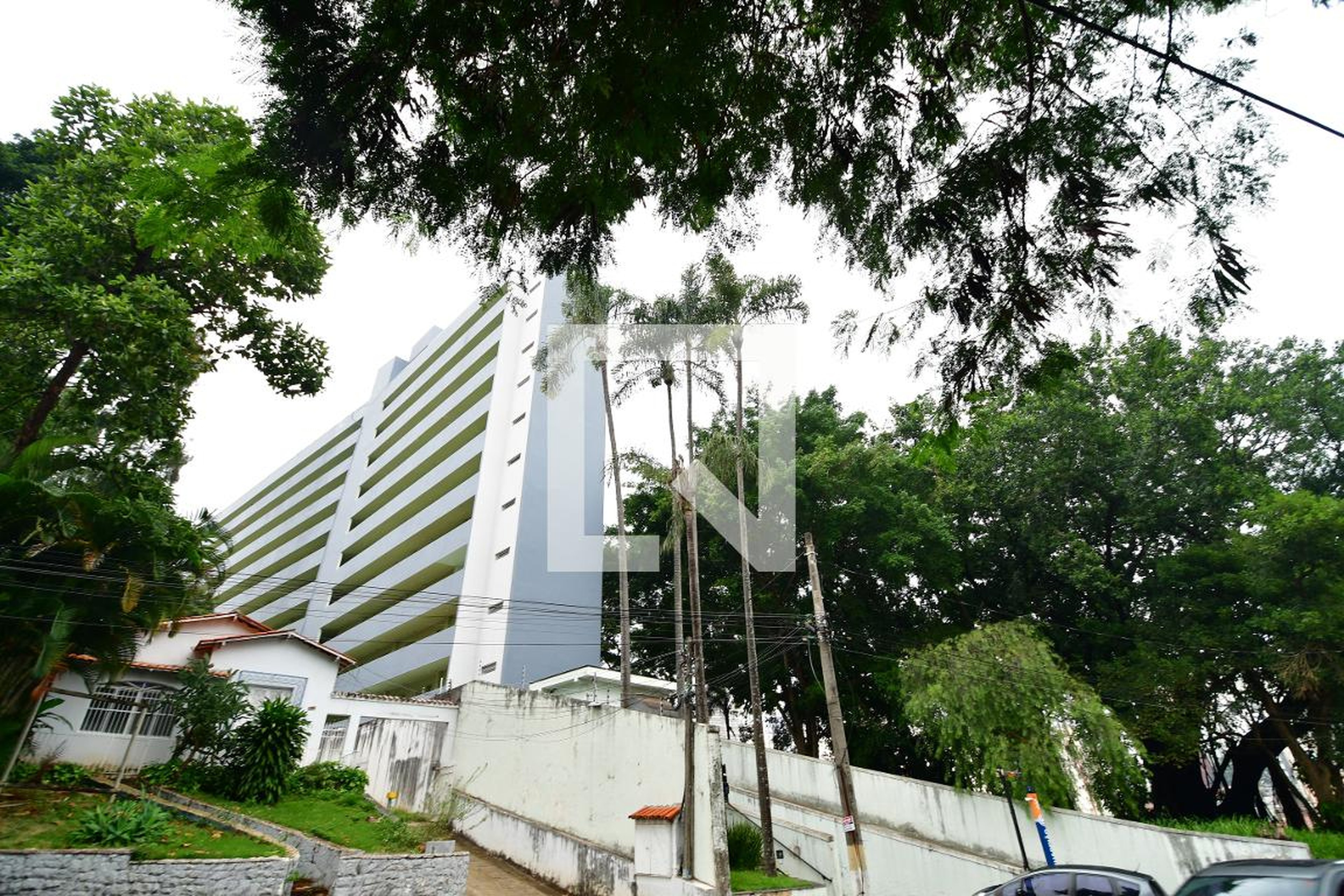 Fachada do Prédio Condomínio Dona Julia