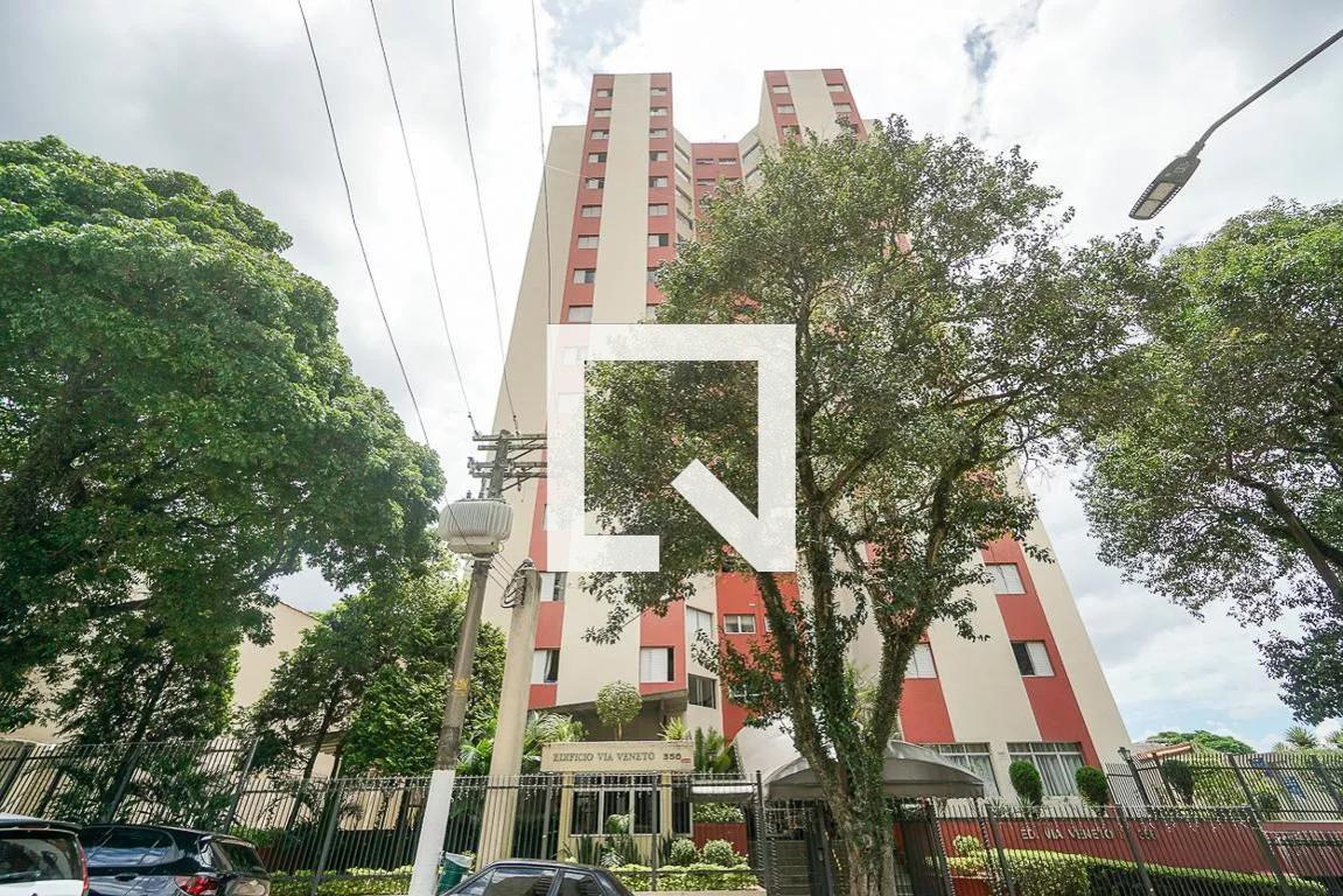 Fachada Condomínio em Rua Dona Matilde, 356