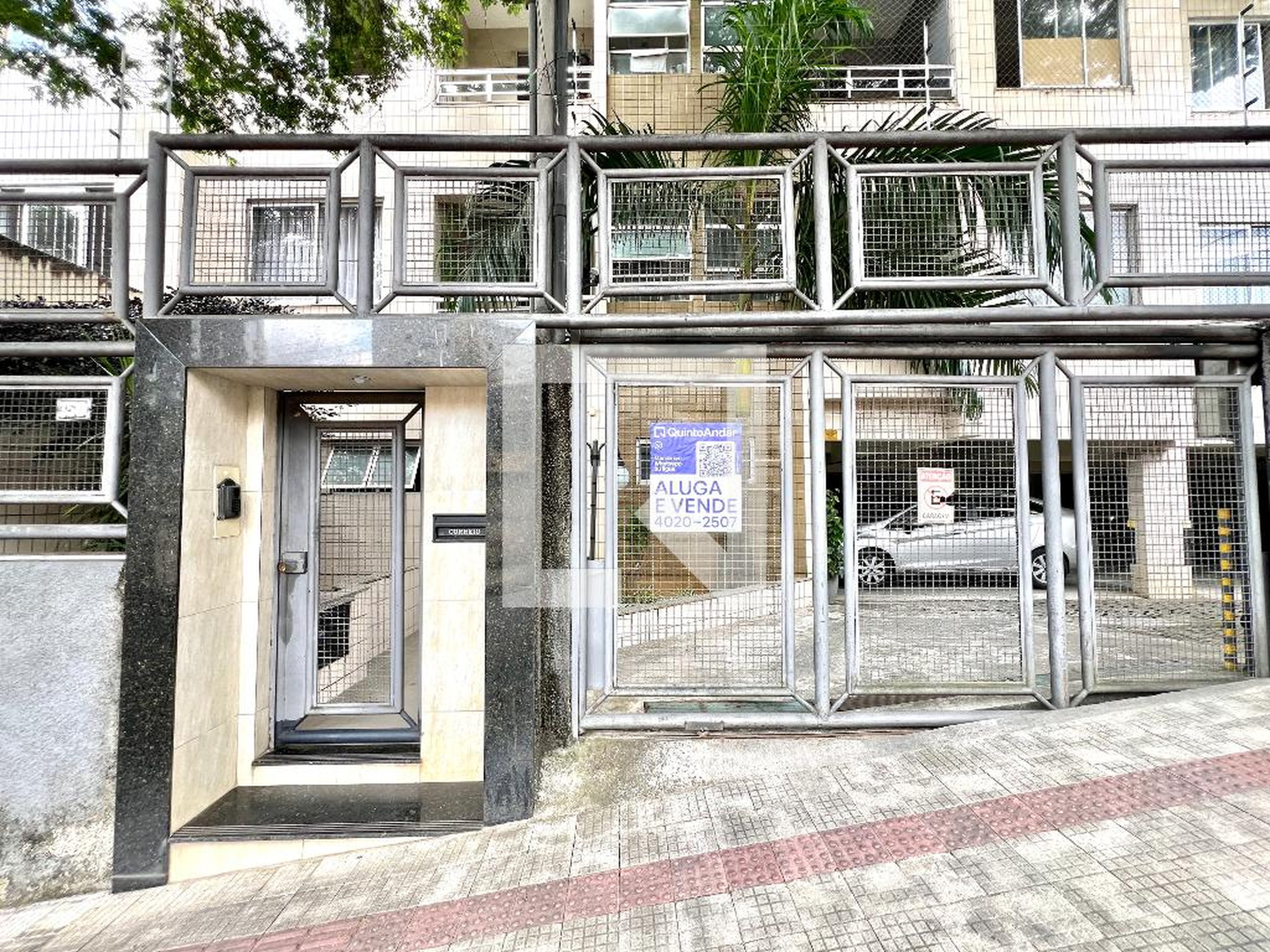 Fachada Condomínio em Rua Irmã Eufêmia, 350