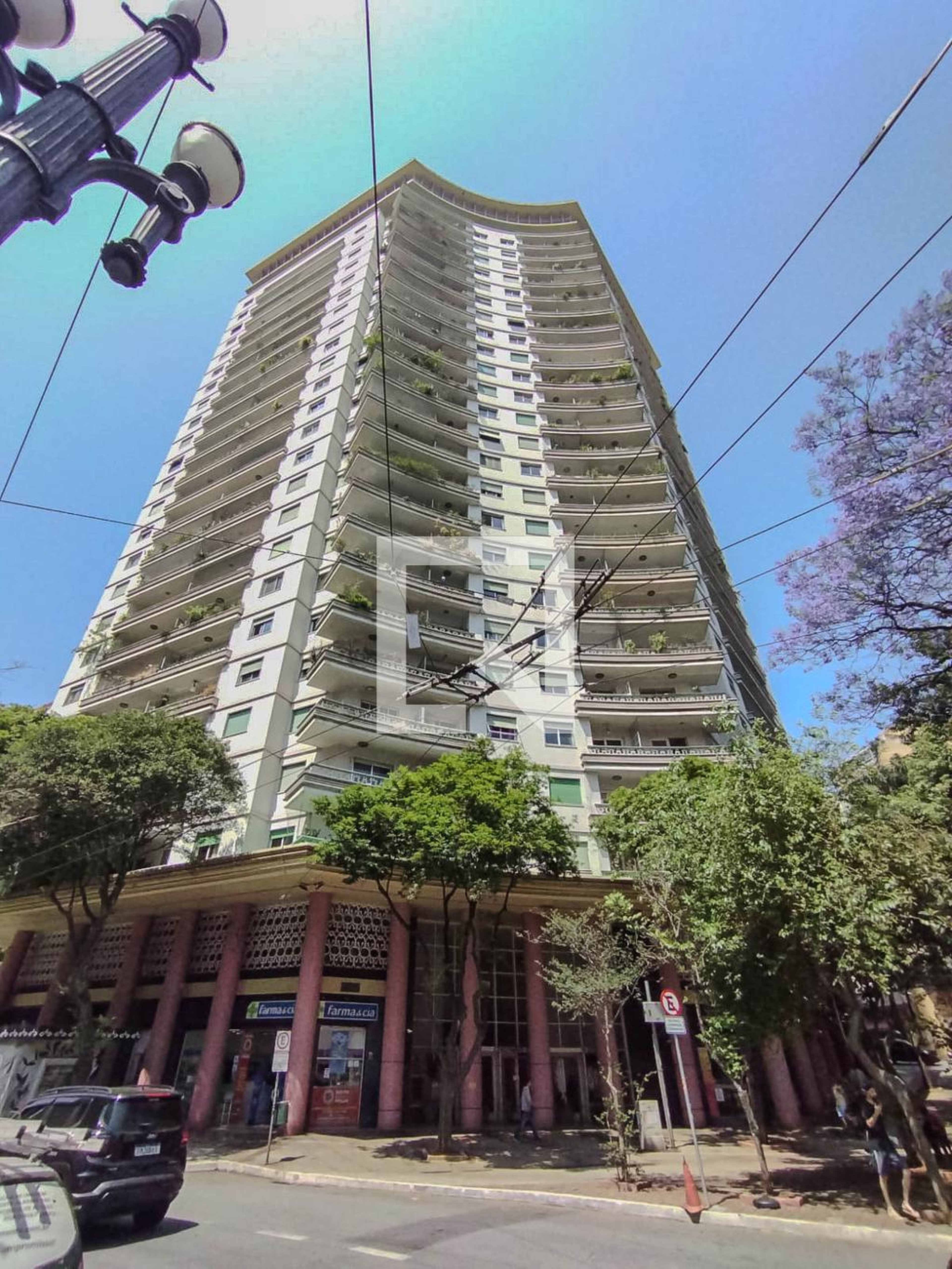 Fachada Condomínio em Praça General Craveiro Lopes, 31