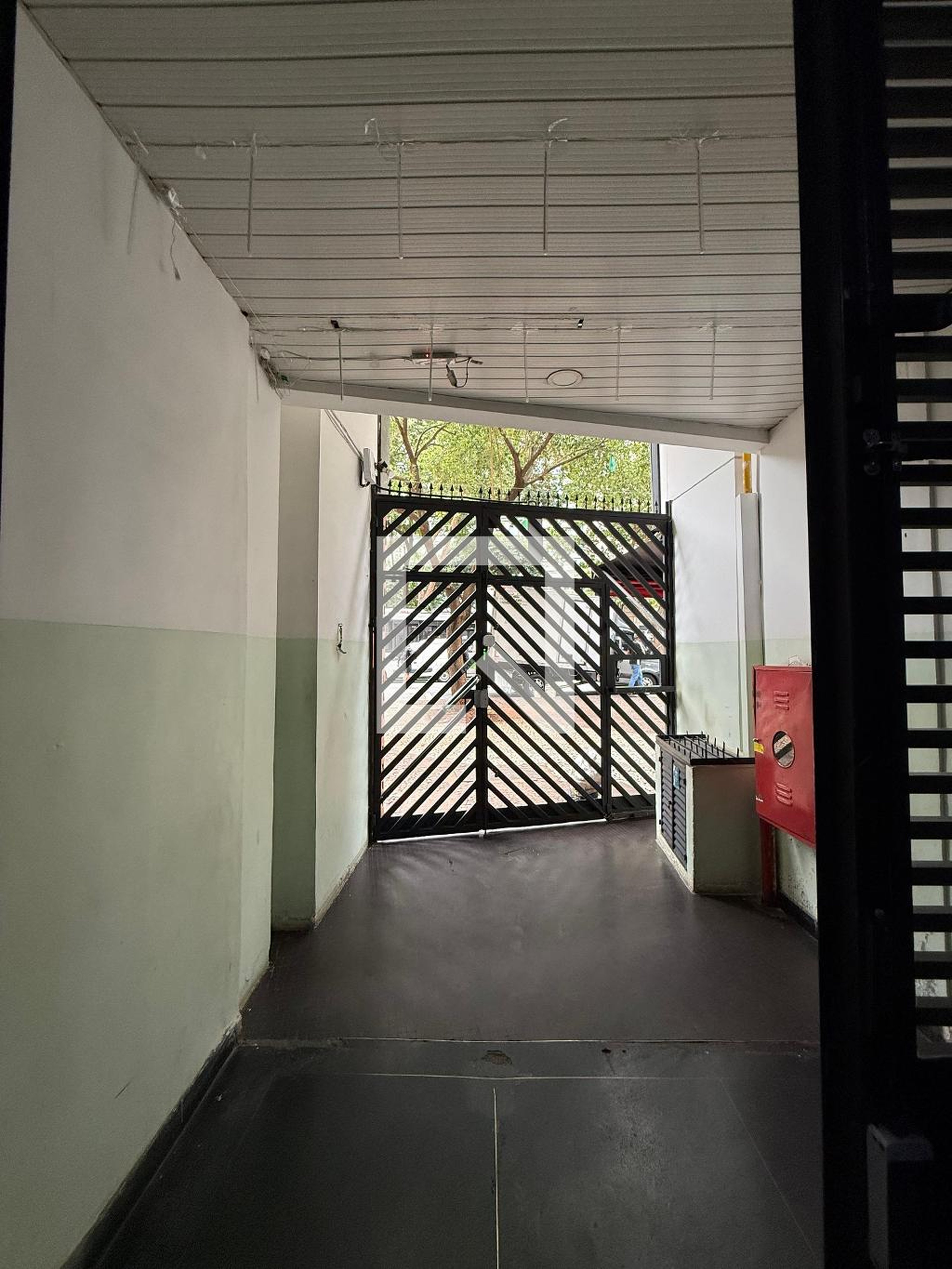 Hall - null