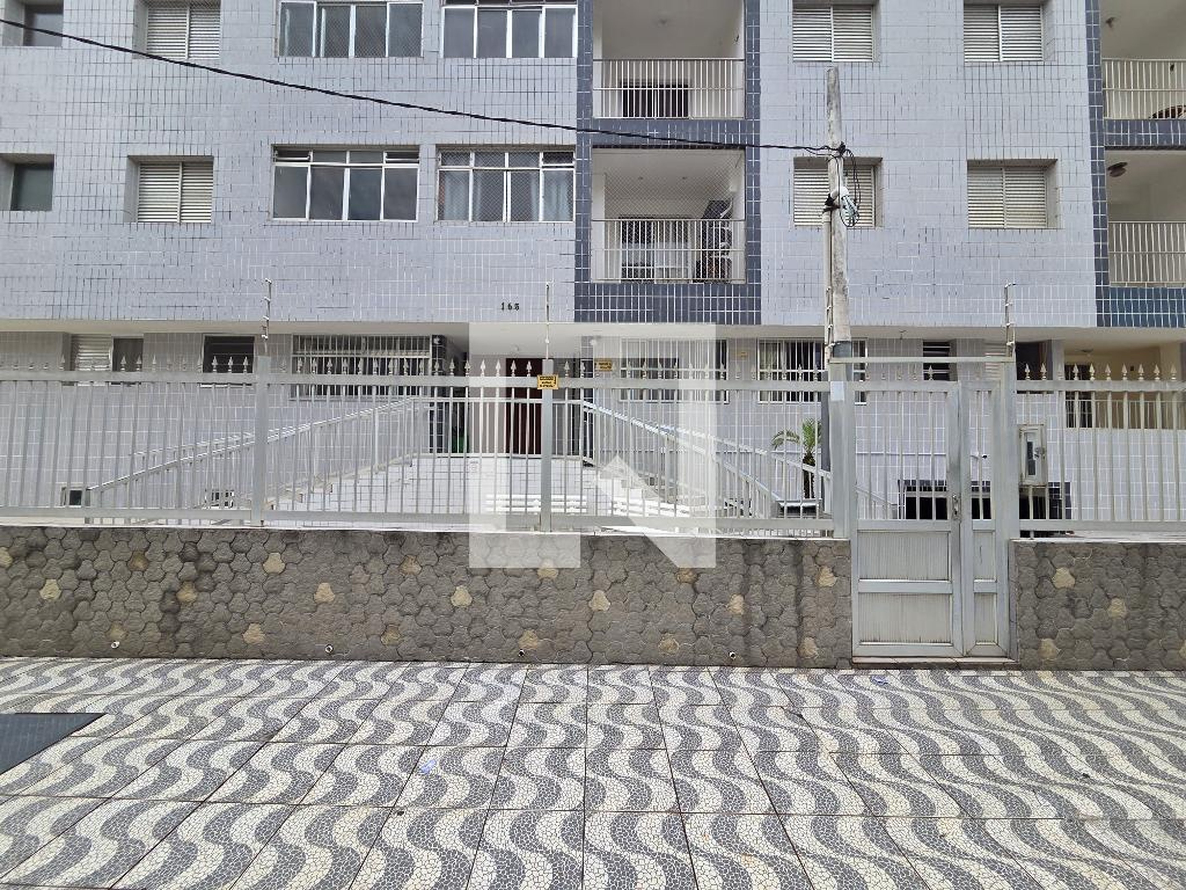 Fachada Condomínio em Rua Jamil Issa, 165
