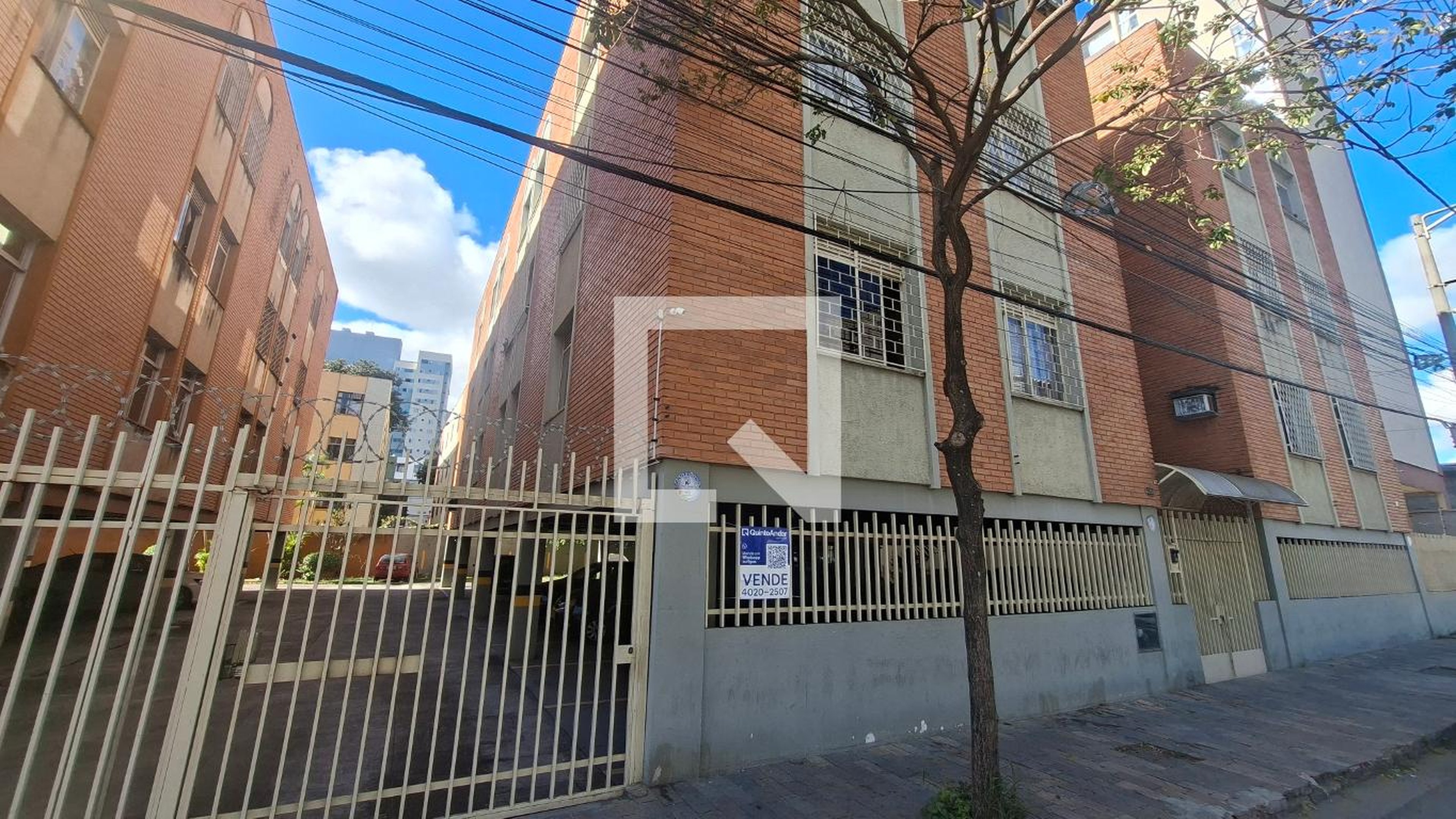Fachada Condomínio em Avenida Professor Magalhães Penido, 429