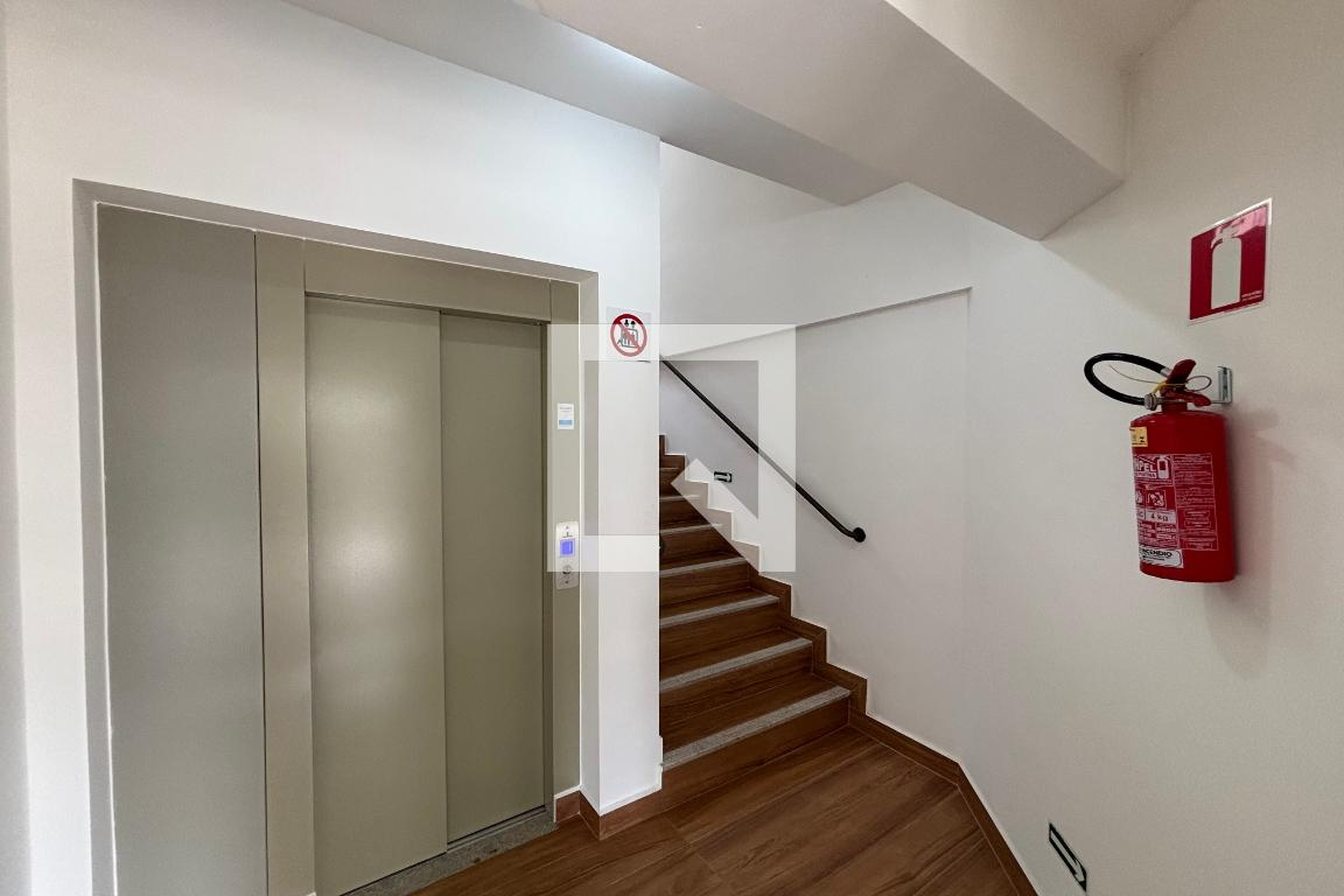Elevador Condomínio em Rua José Antenor, 305