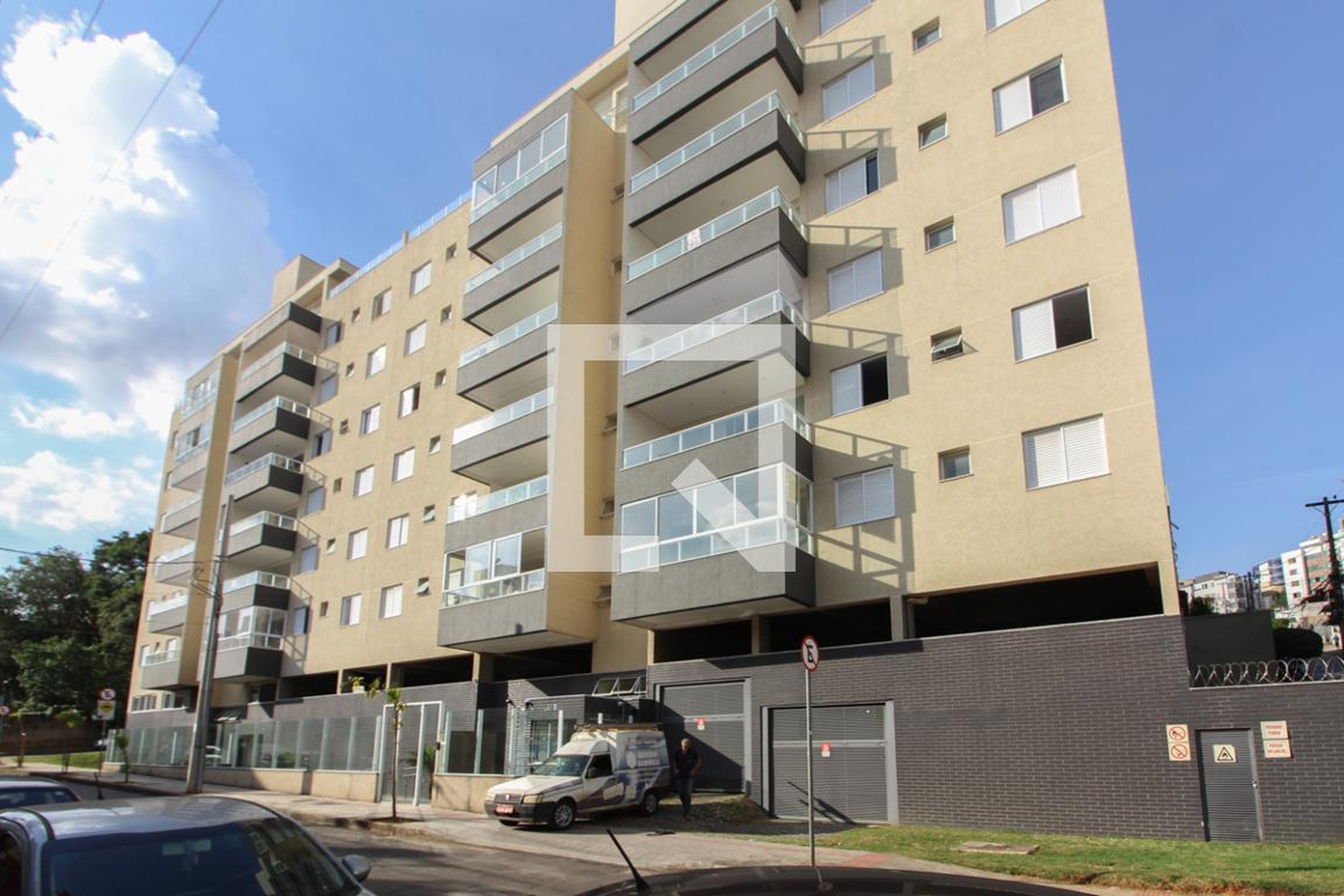 Fachada Condomínio em Rua Doresópolis, 413