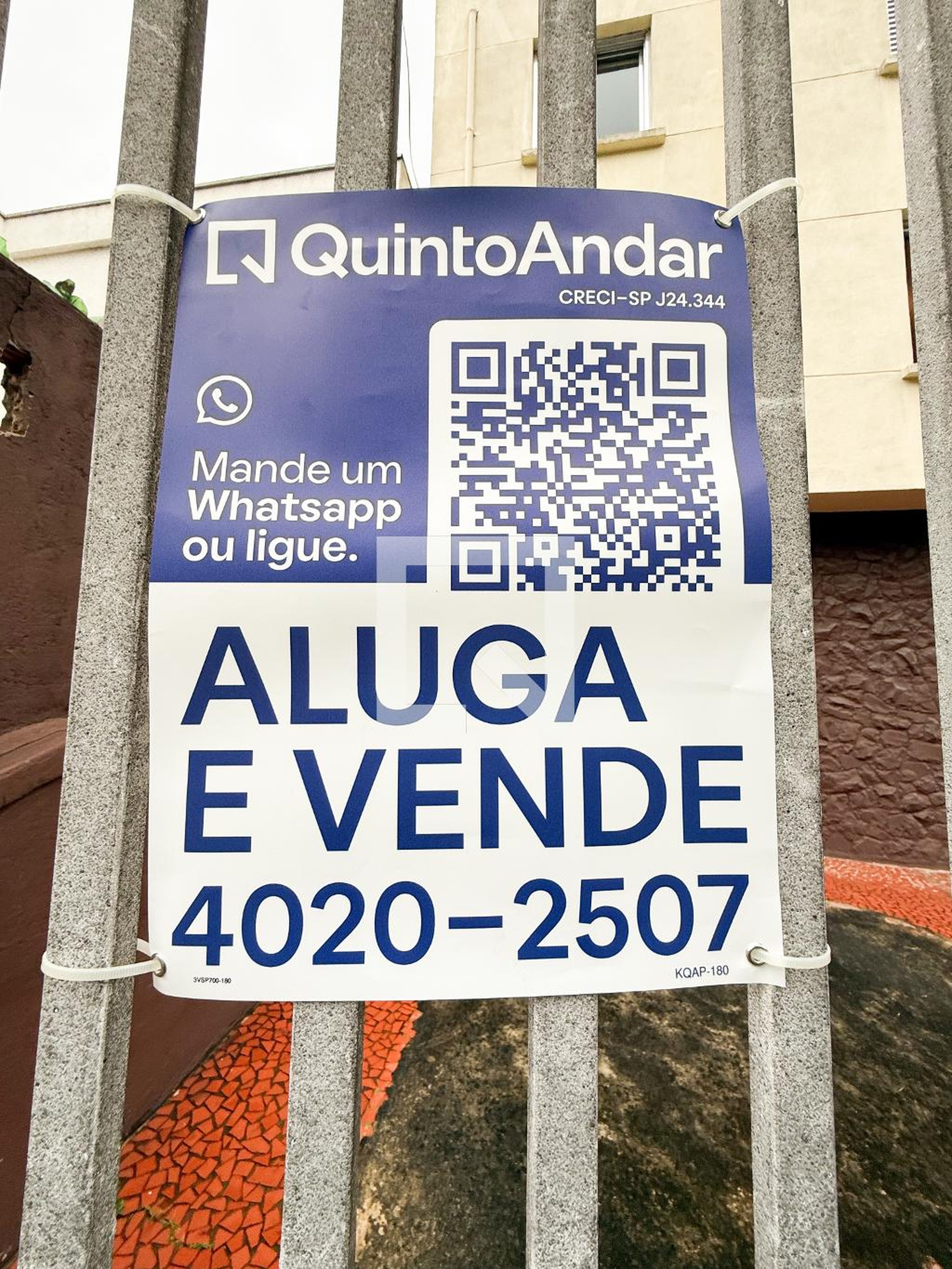 Fachada Condomínio em Avenida General Ataliba Leonel, 605