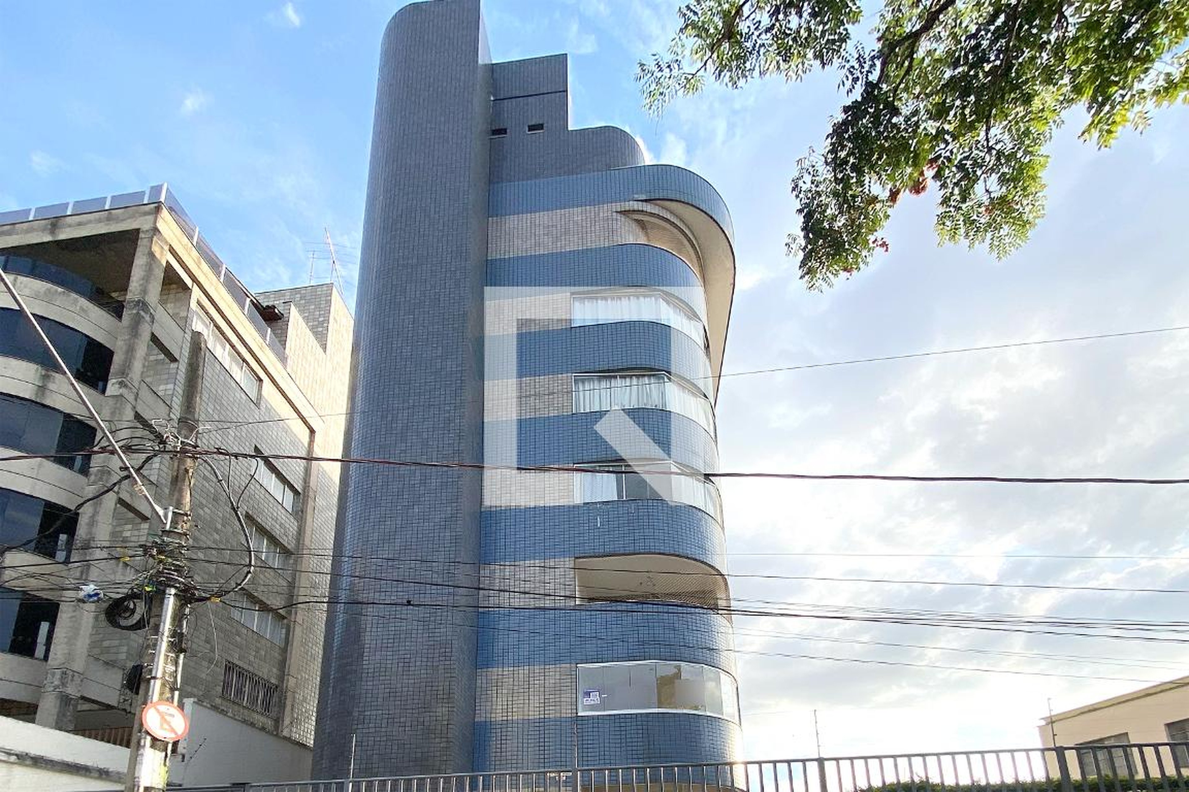 Fachada Condomínio em Rua Mar de Espanha, 608