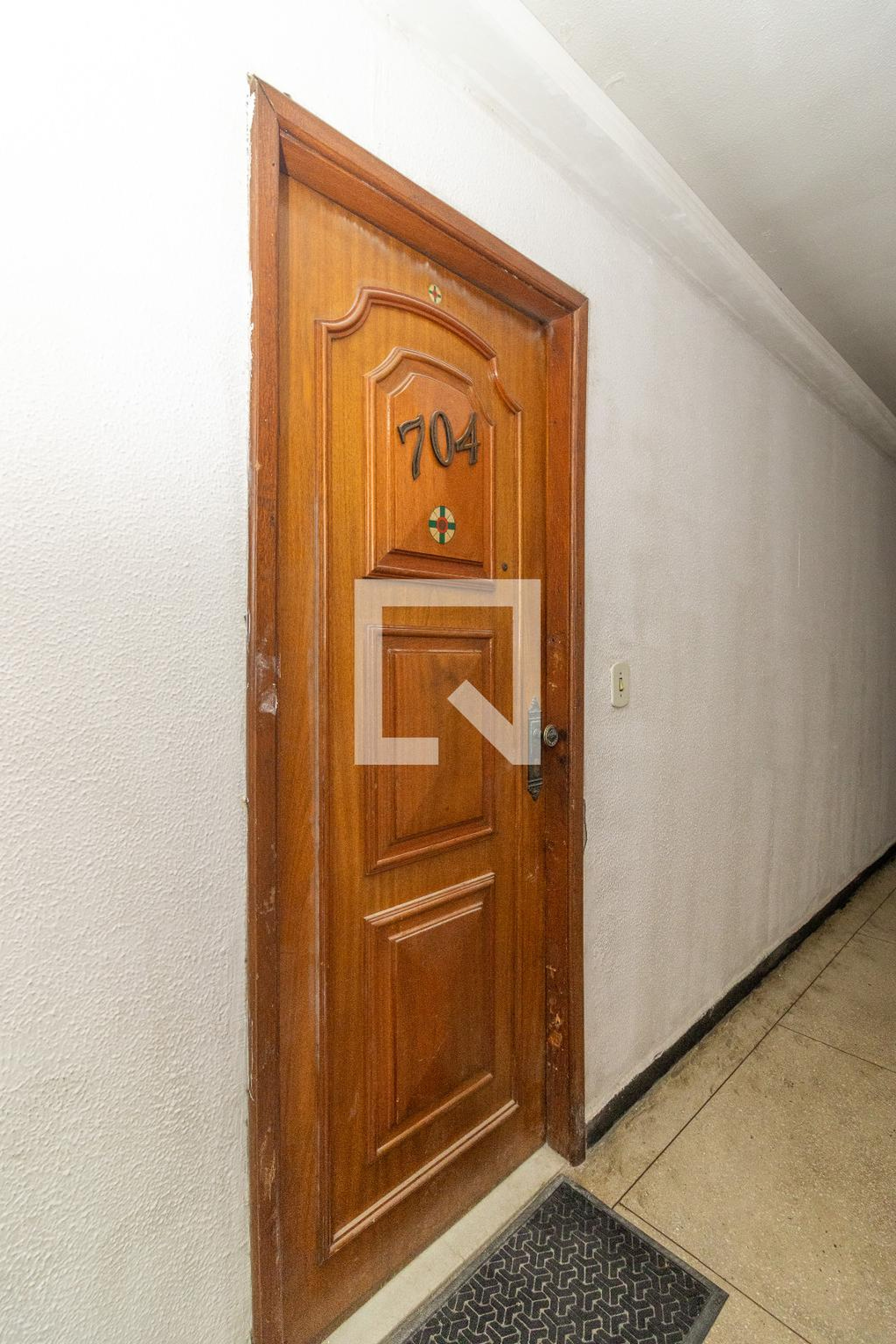 Entrada Condomínio em Rua Major Belfort, 80