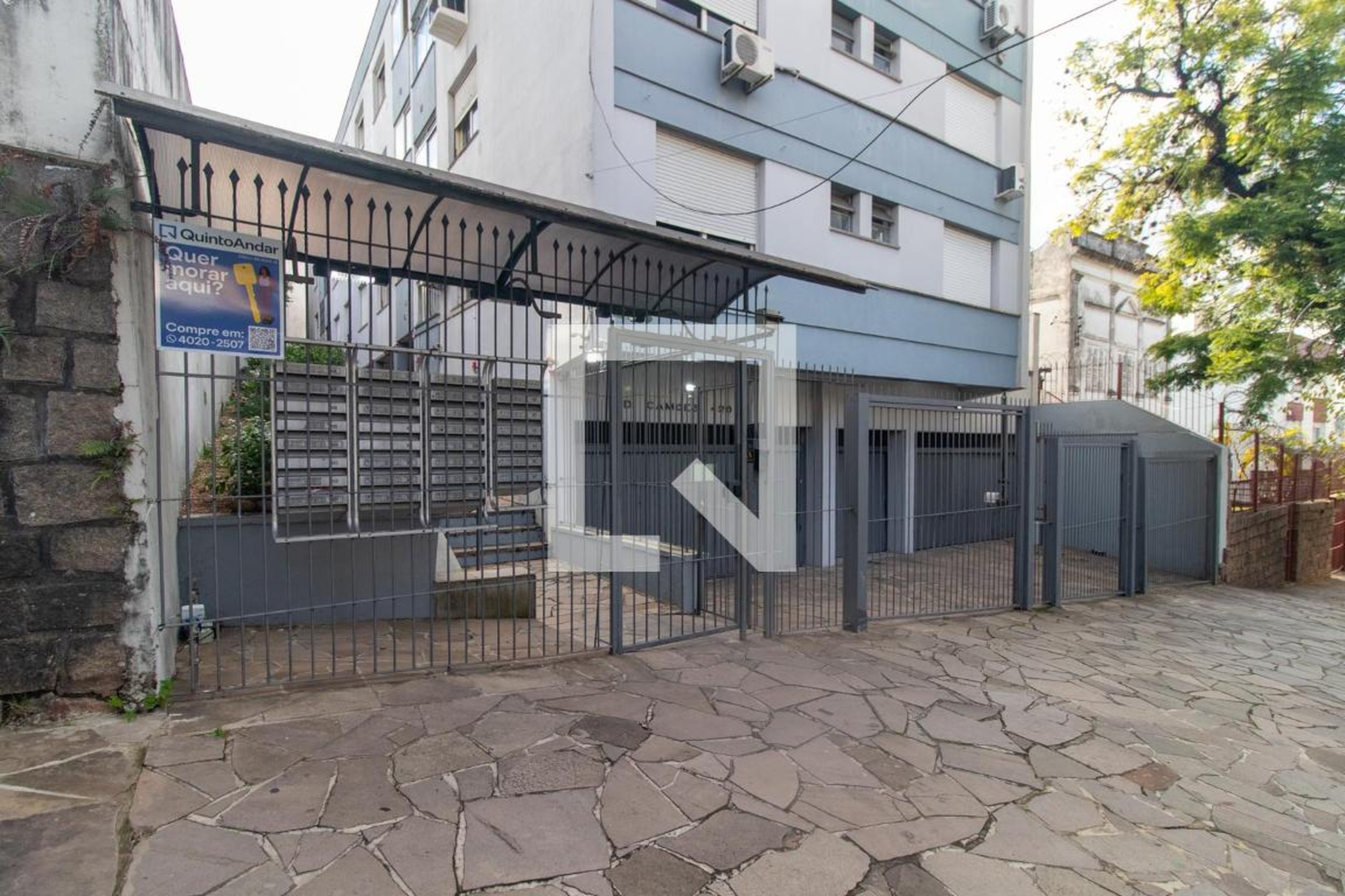 Fachada Condomínio em Rua Luiz de Camões, 426