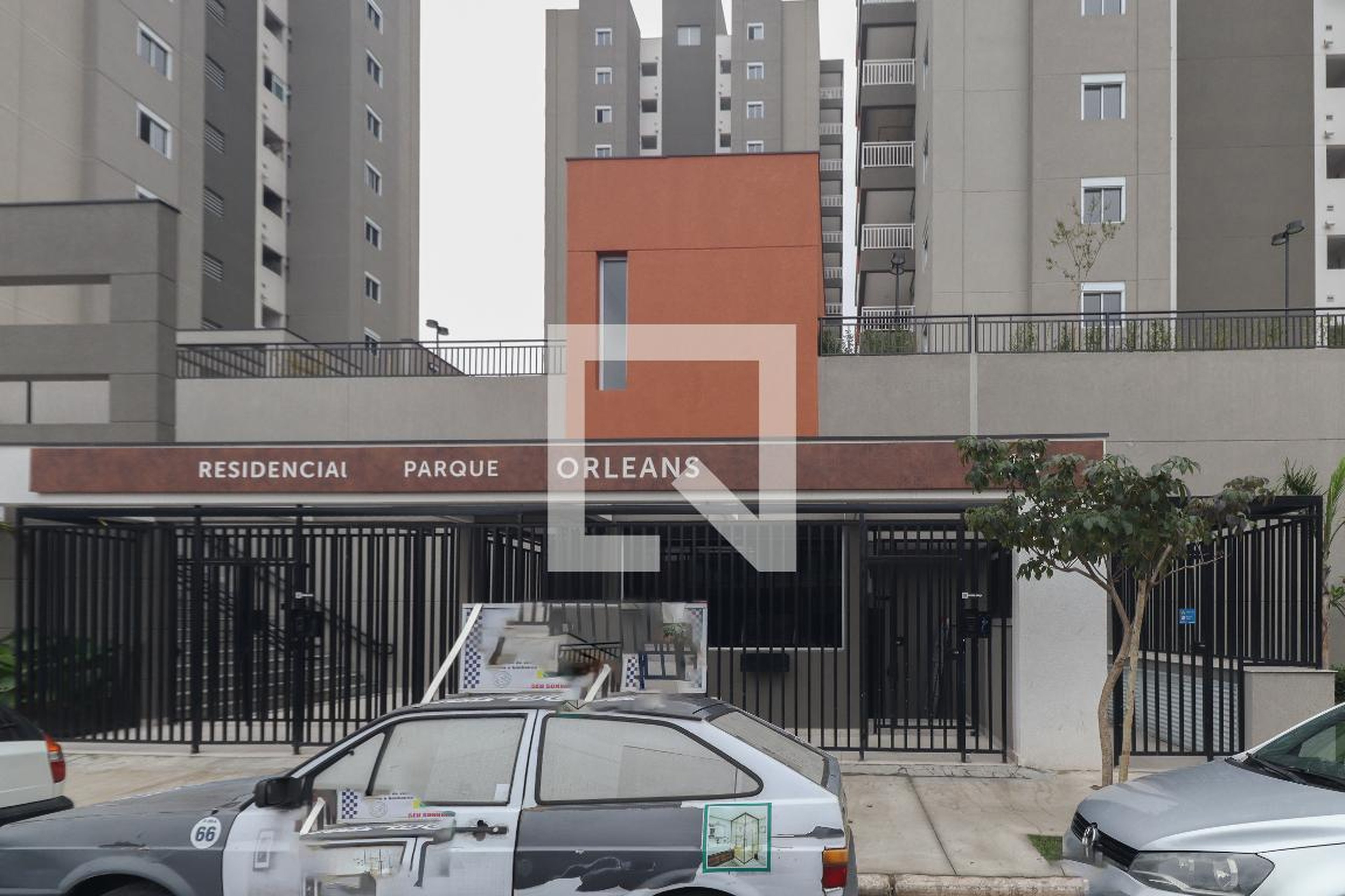 Fachada Condomínio em Rua Dom Luís Felipe de Orleans, 213