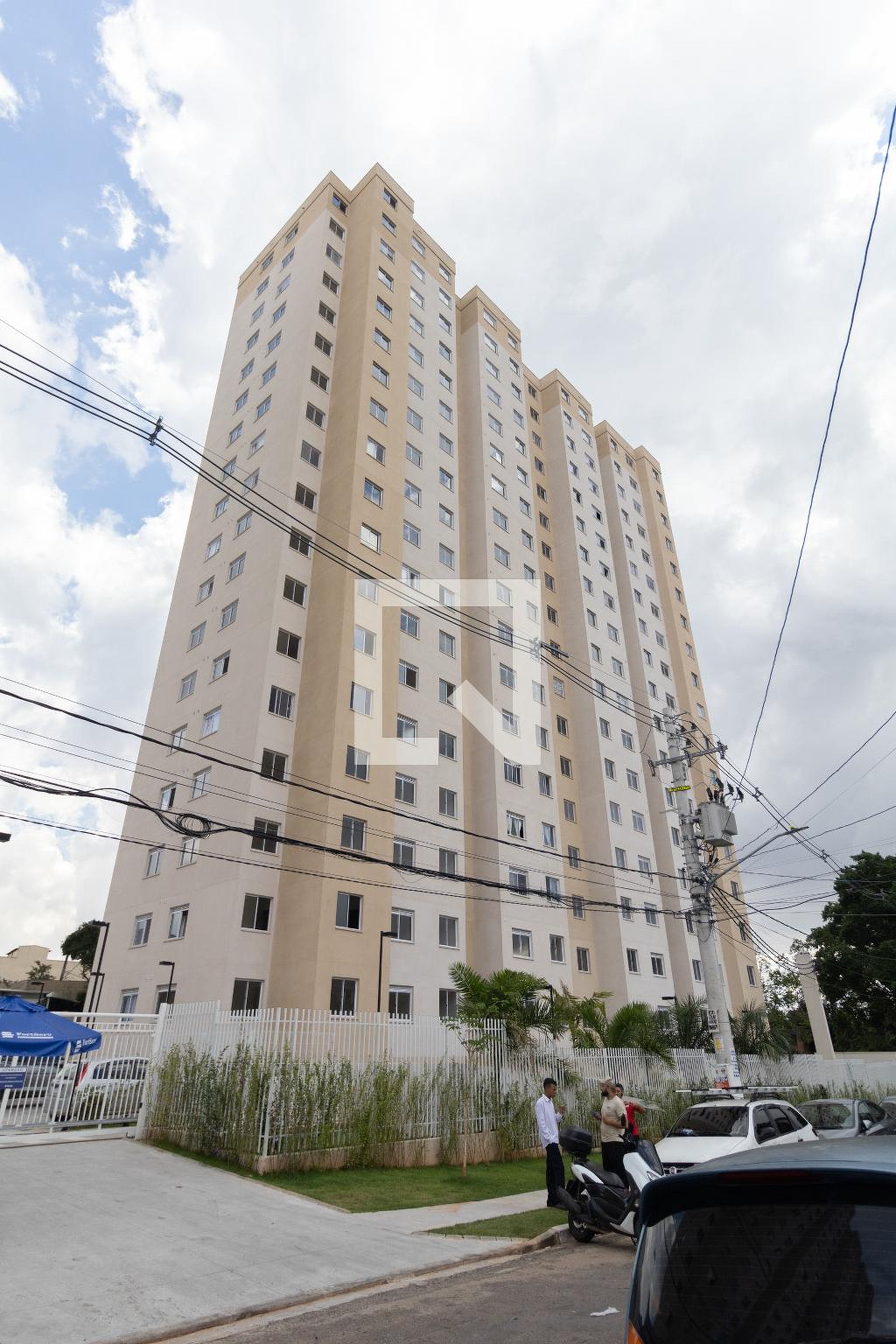 Fachada Residencial Plano&Estação Engenheiro Goulart