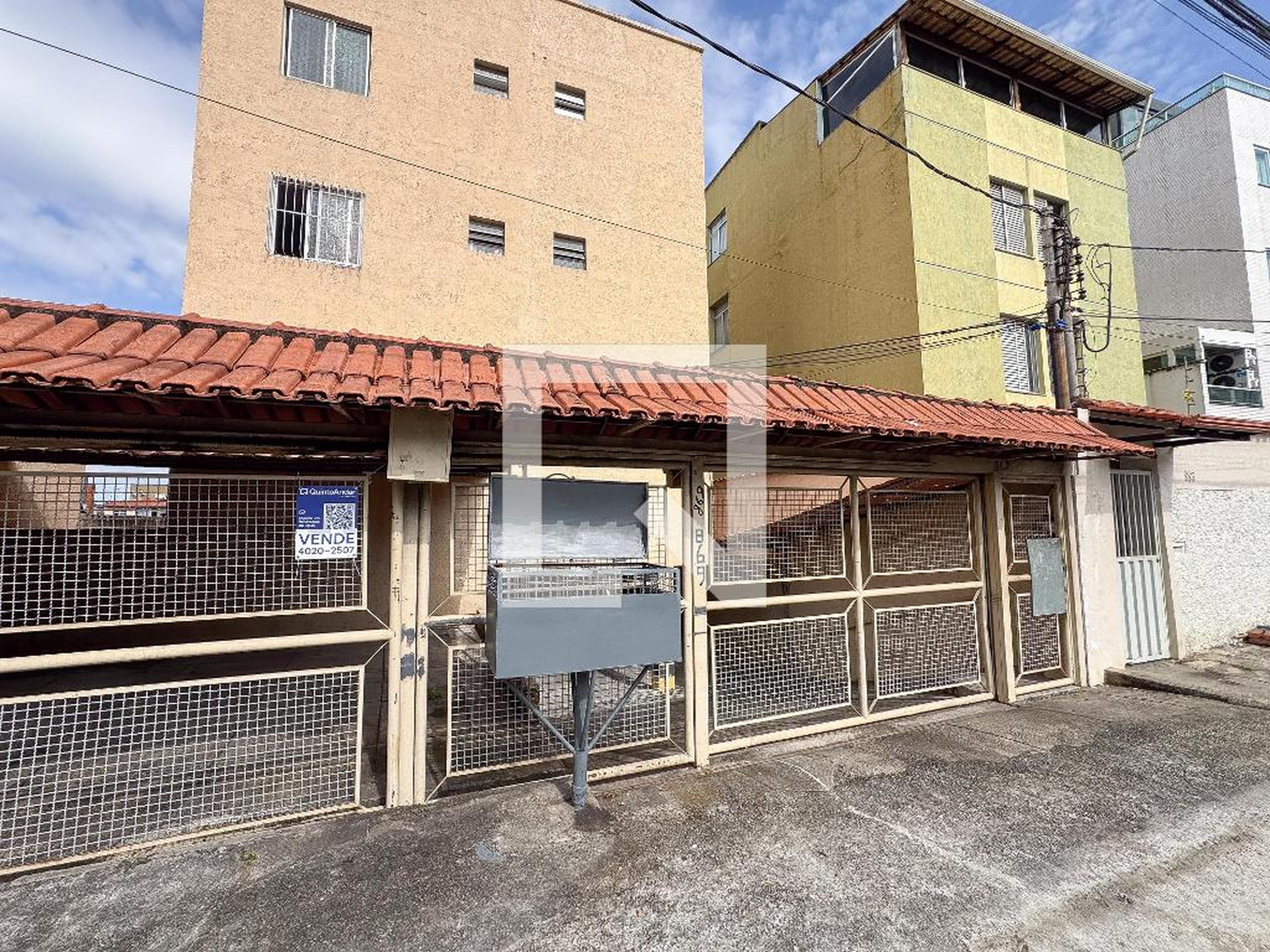 Fachada Condomínio em Rua Buganville, 869
