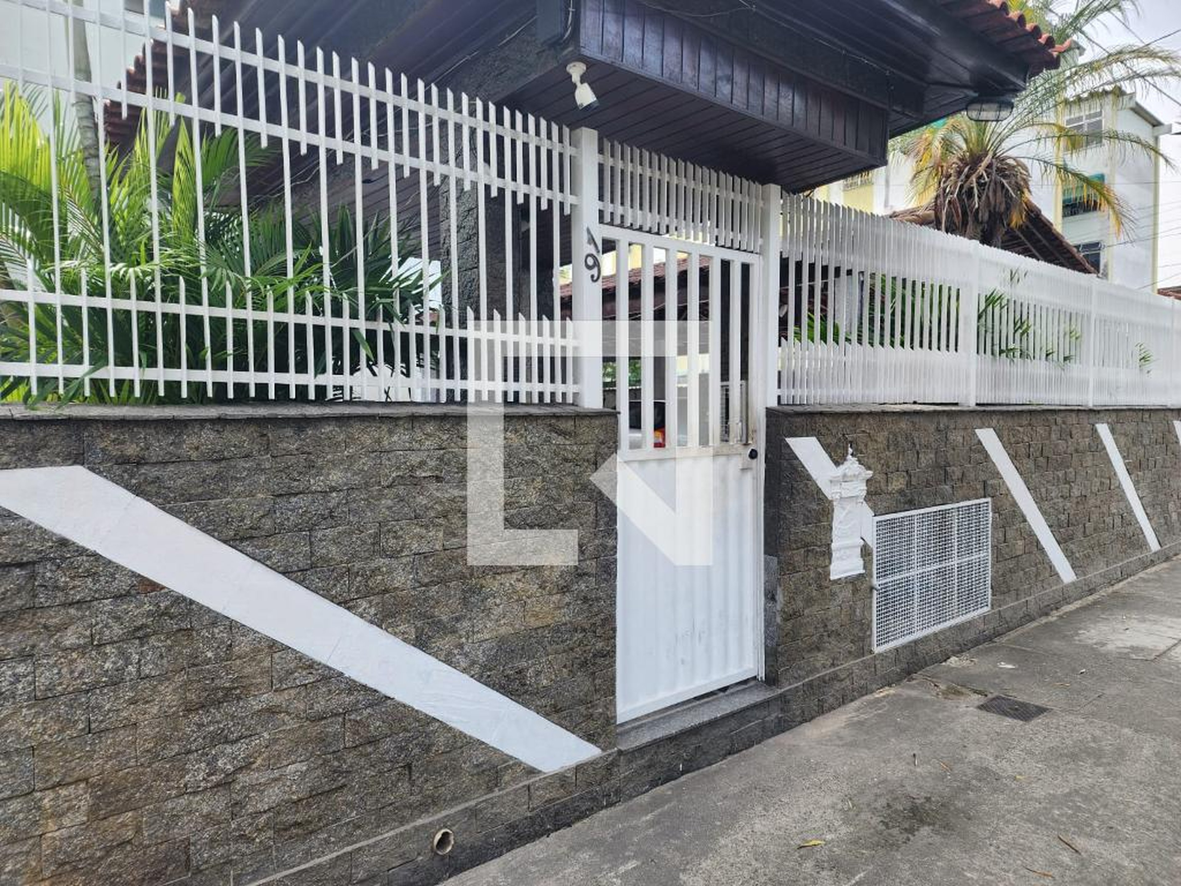 Fachada Condomínio em Avenida Joaquim de Oliveira, 91