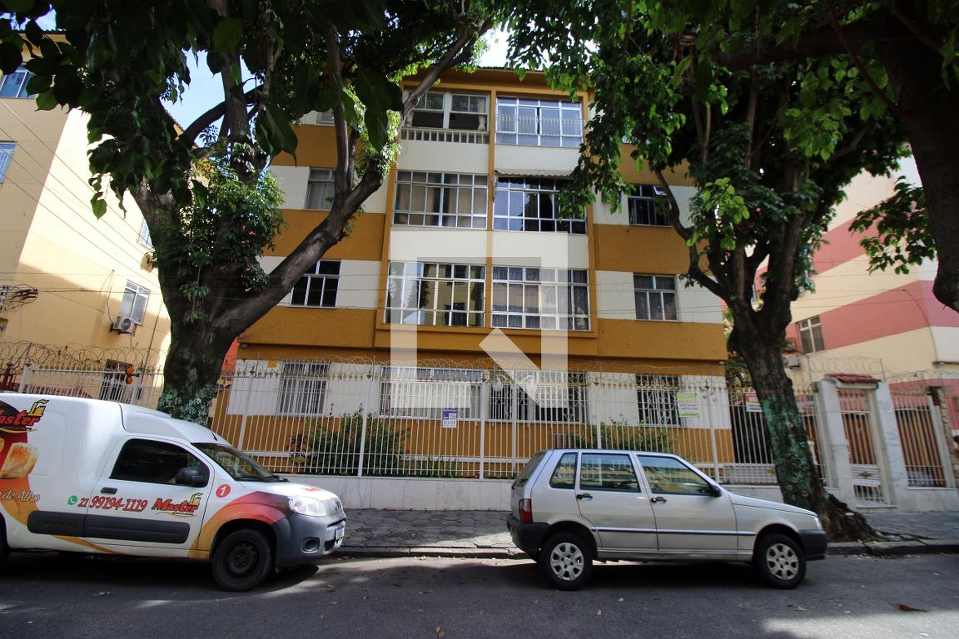 Fachada do Prédio Condomínio em Rua Jitaúna, 65