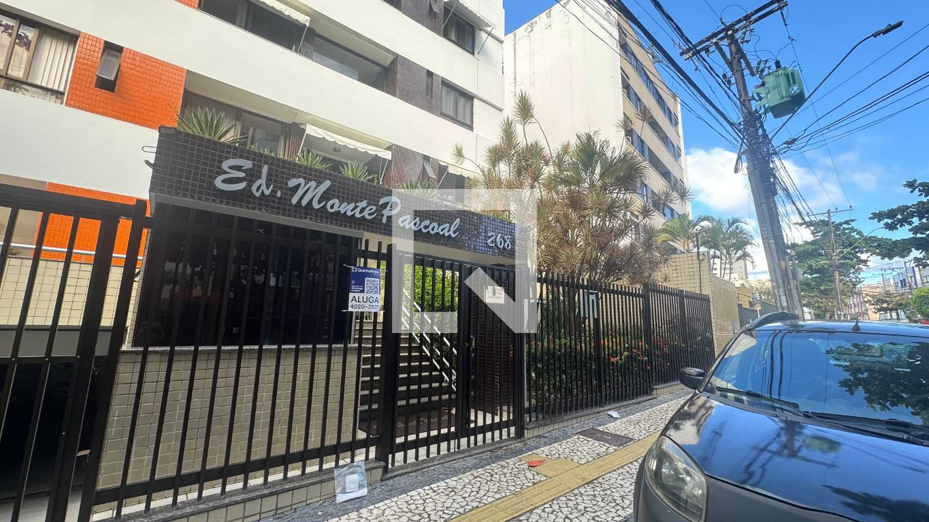 Fachada Condomínio em Rua Vicente Batalha, 268