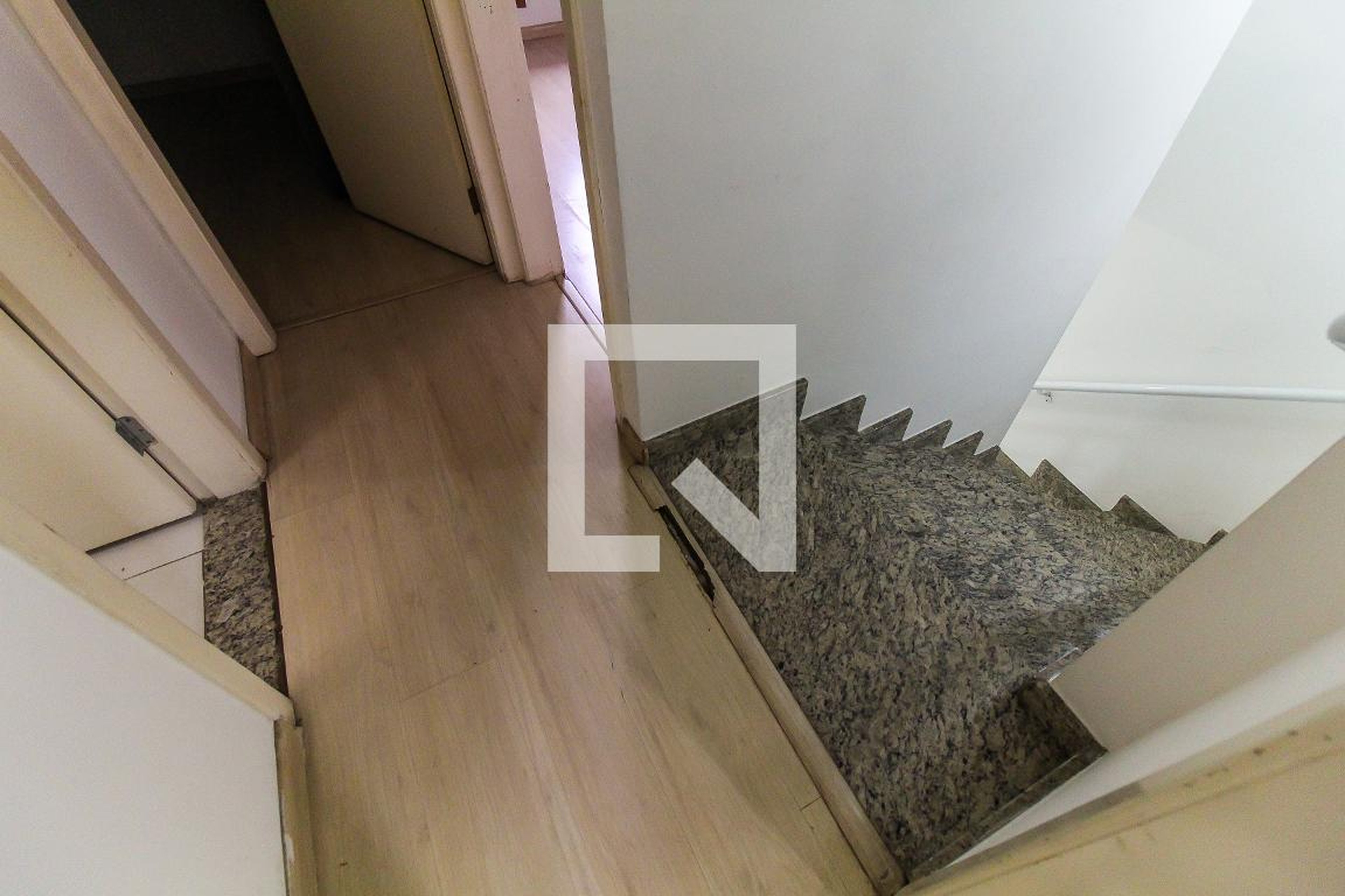 Hall Condomínio em Rua Mateus Mendes Pereira, 768