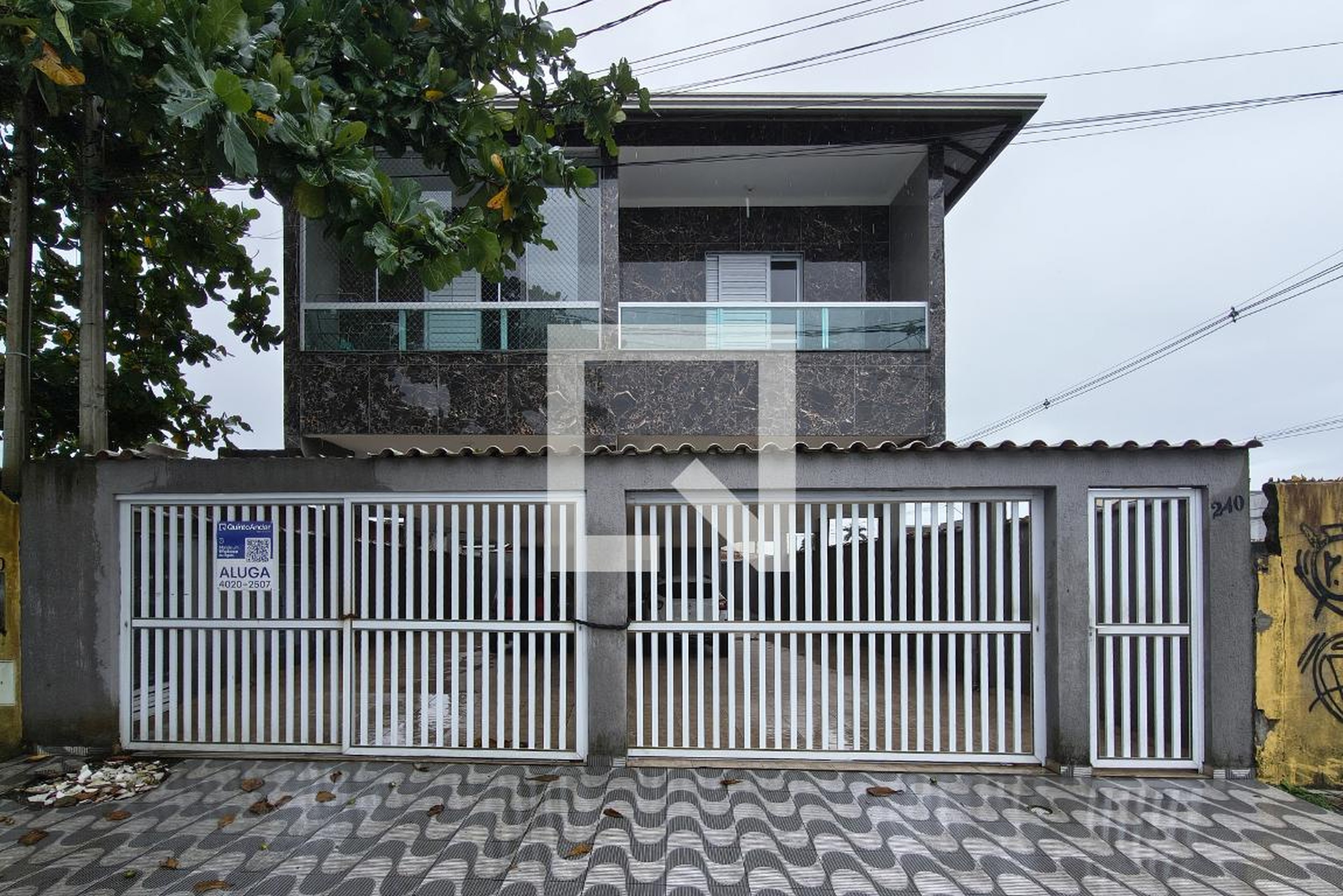 Fachada Condomínio em Rua Poá, 240